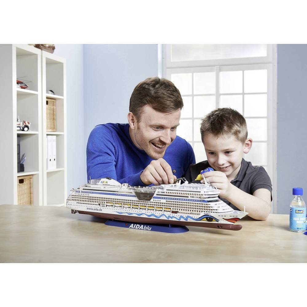 Revell® Modellbausatz 1:400 Schiffsmodell Bausatz 05230 – Bild 4 von 5