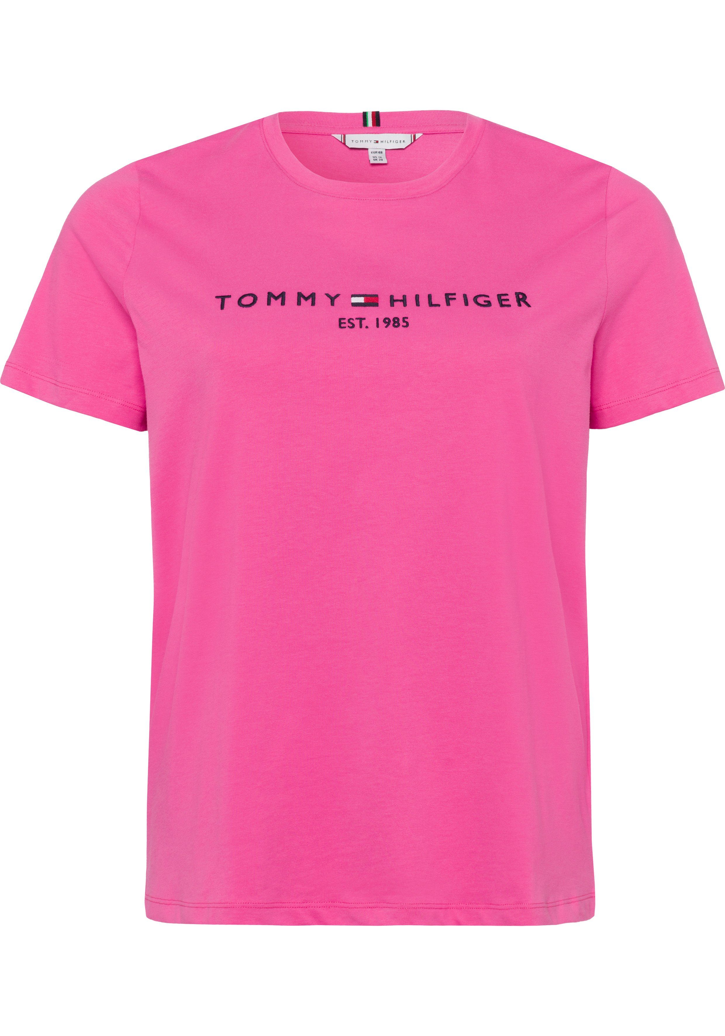 Tommy Hilfiger Curve Rundhalsshirt »CRV TH ESS HILFIGER C-NK TEE SS« mit Tommy  Hilfiger Label-Element am Rundhalsausschnitt