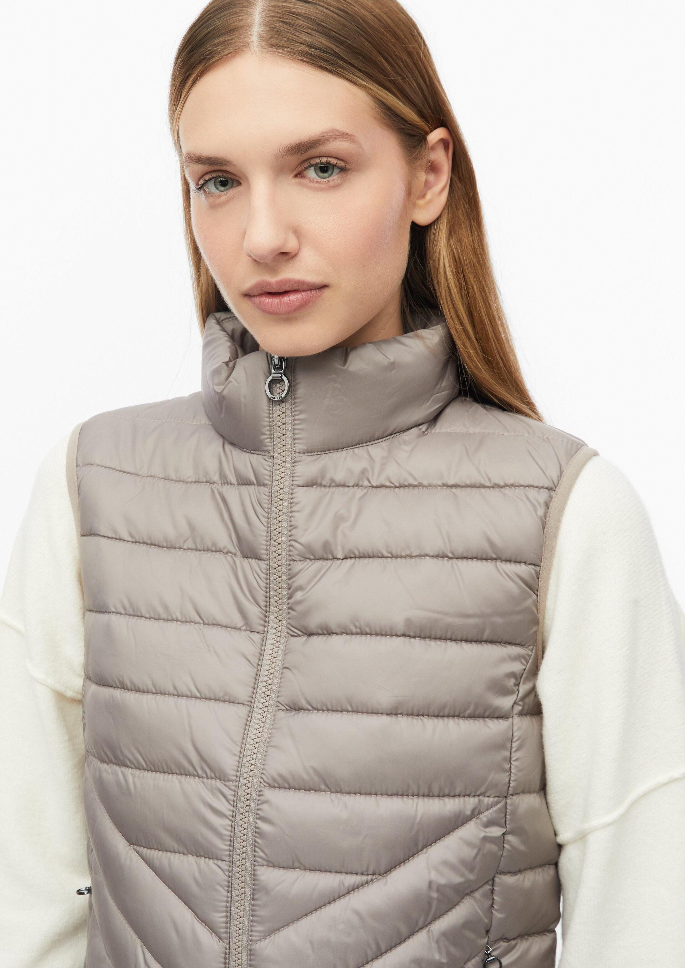 s.Oliver Outdoorjacke Outdoor-Weste Leichte Steppweste mit Packfunktion – Bild 4 von 5