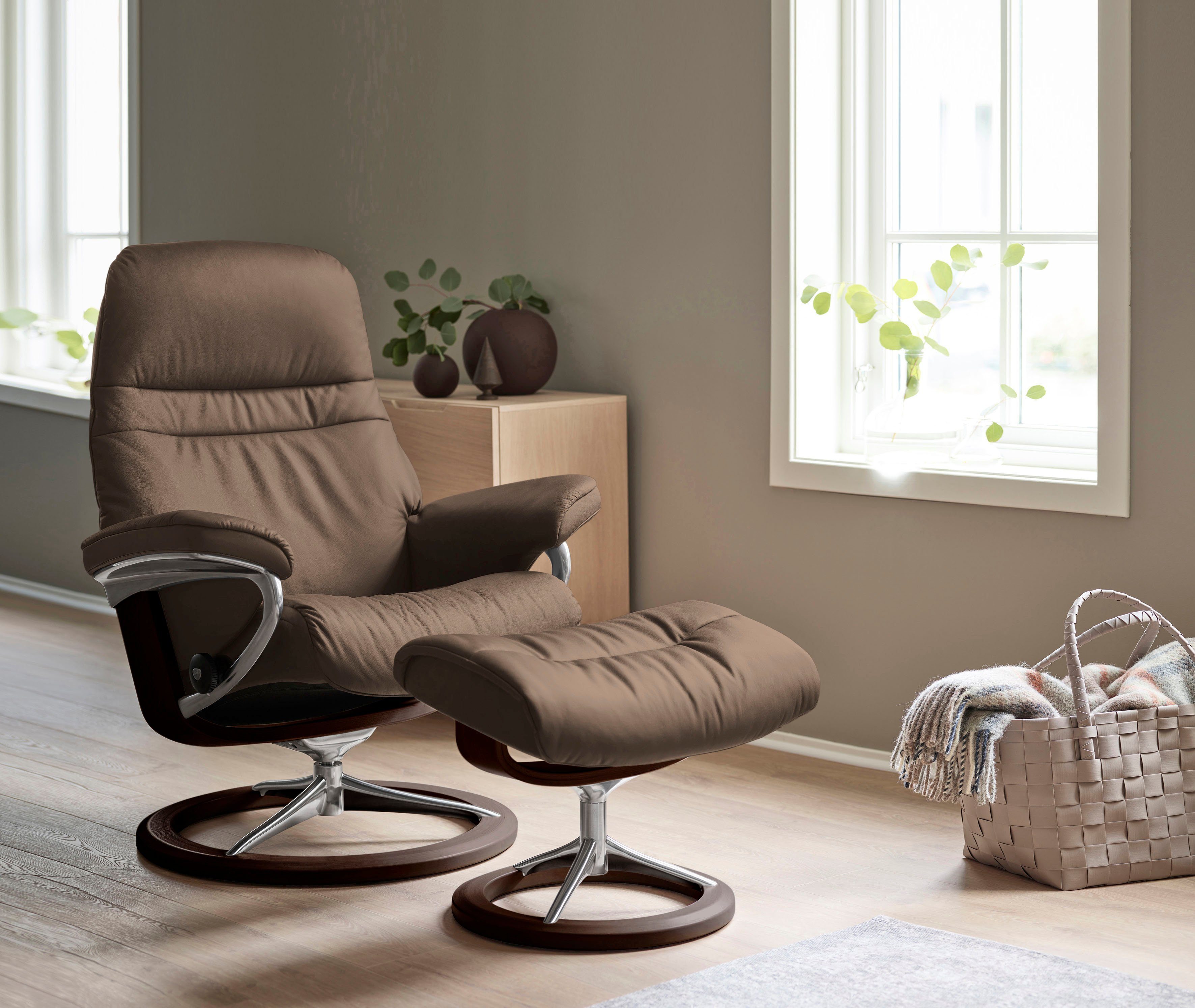 Sunrise, Relaxsessel Base, S, Größe Stressless® mit Braun Gestell Signature