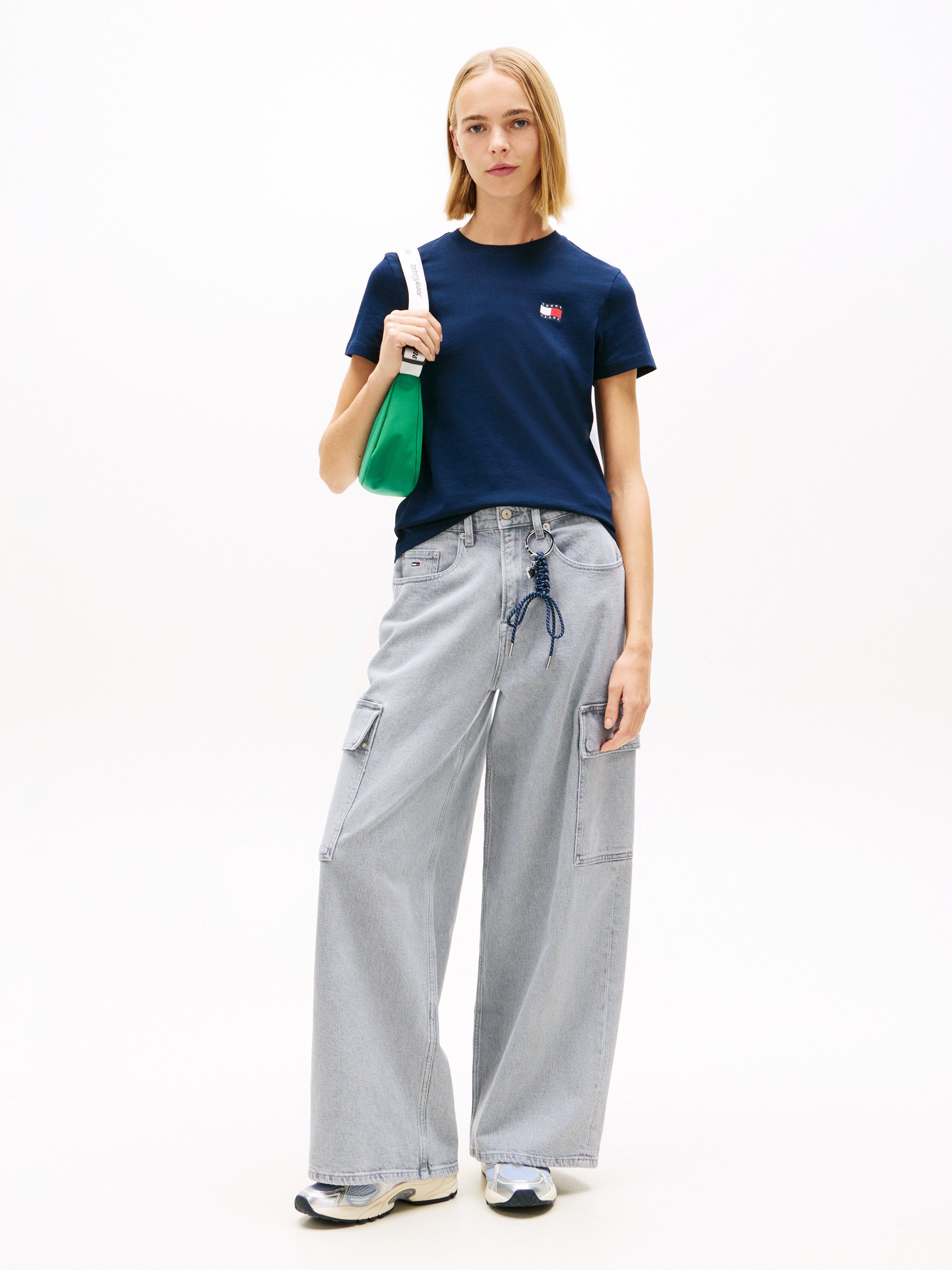 Tommy Jeans Kurzarmshirt TJW REG WAVY FLAG SS TEE EXT Tommy Flag-Badge auf Brust, Jersey aus reiner Baumwolle