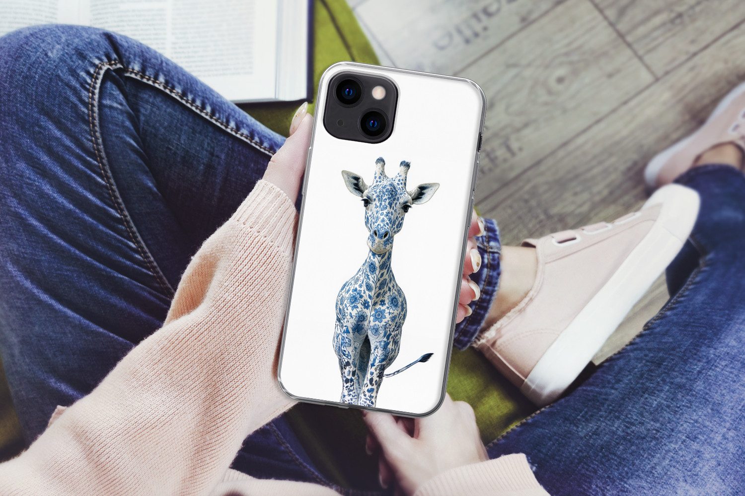MuchoWow Handyhülle für Apple iPhone 13 Giraffe - Delfter Blau - Tiere - Minimalistisch, Smartphone-Bumper, Print, Handy Schutzhülle Dünn