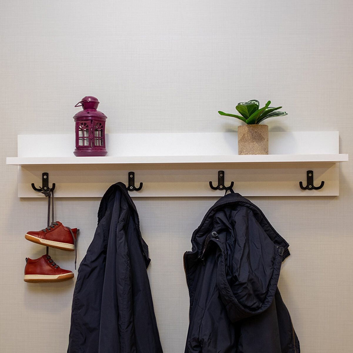 en.casa Wandregal, Wandregal mit Haken und Garderobenstangen 91332209