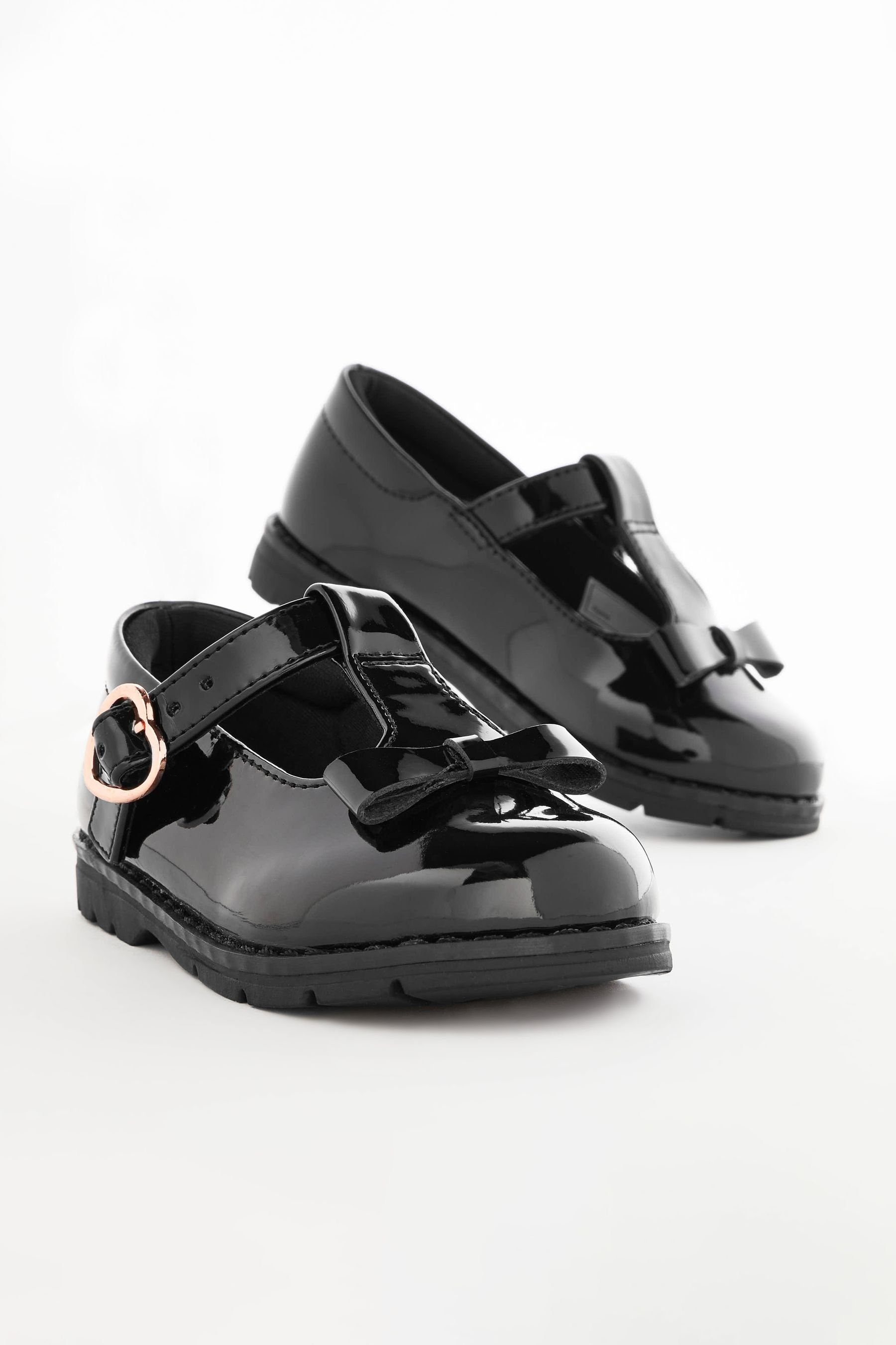 Kleinkinder-Schuhe Patent Black mit T-Strap-Sandale T-Steg (1-tlg) Schleife Next und
