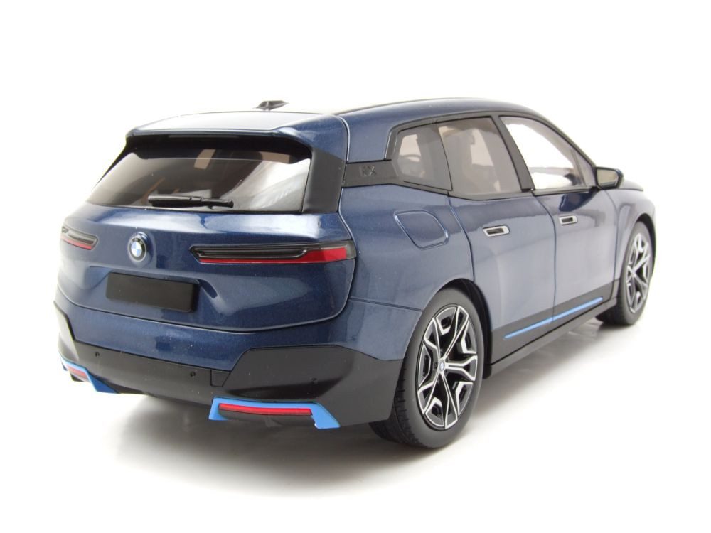 Minichamps Modellauto BMW iX 2022 blau metallic, Maßstab 1:18