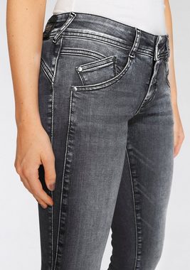 Herrlicher Slim-fit-Jeans GINA SLIM POWERSTRETCH mit seitlichem Keileinsatz