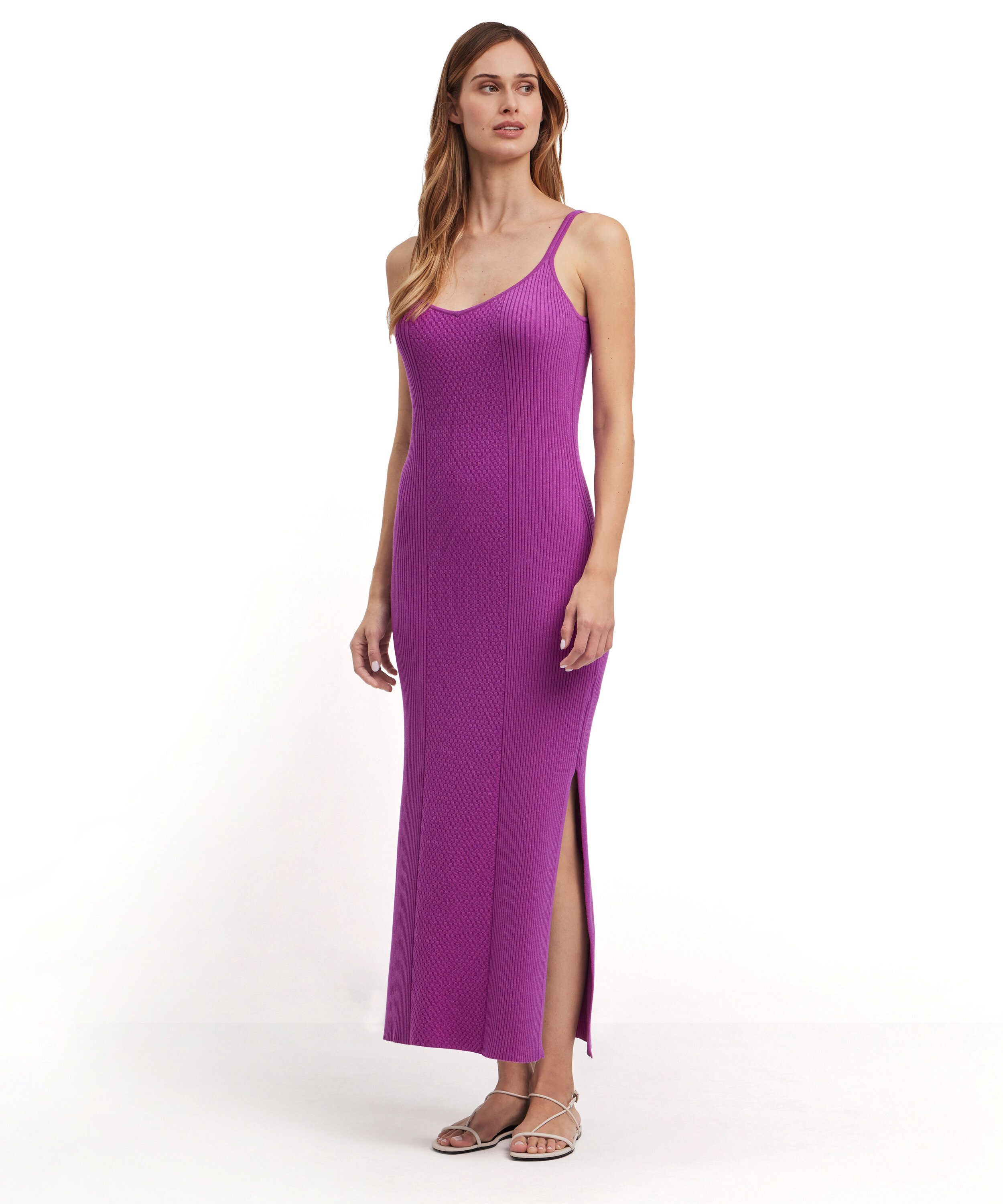 FALKE Strickkleid Kleid Geripptes Kleid mit Lurexfaden (1-tlg) Geripptes Kleid mit Lurexfaden