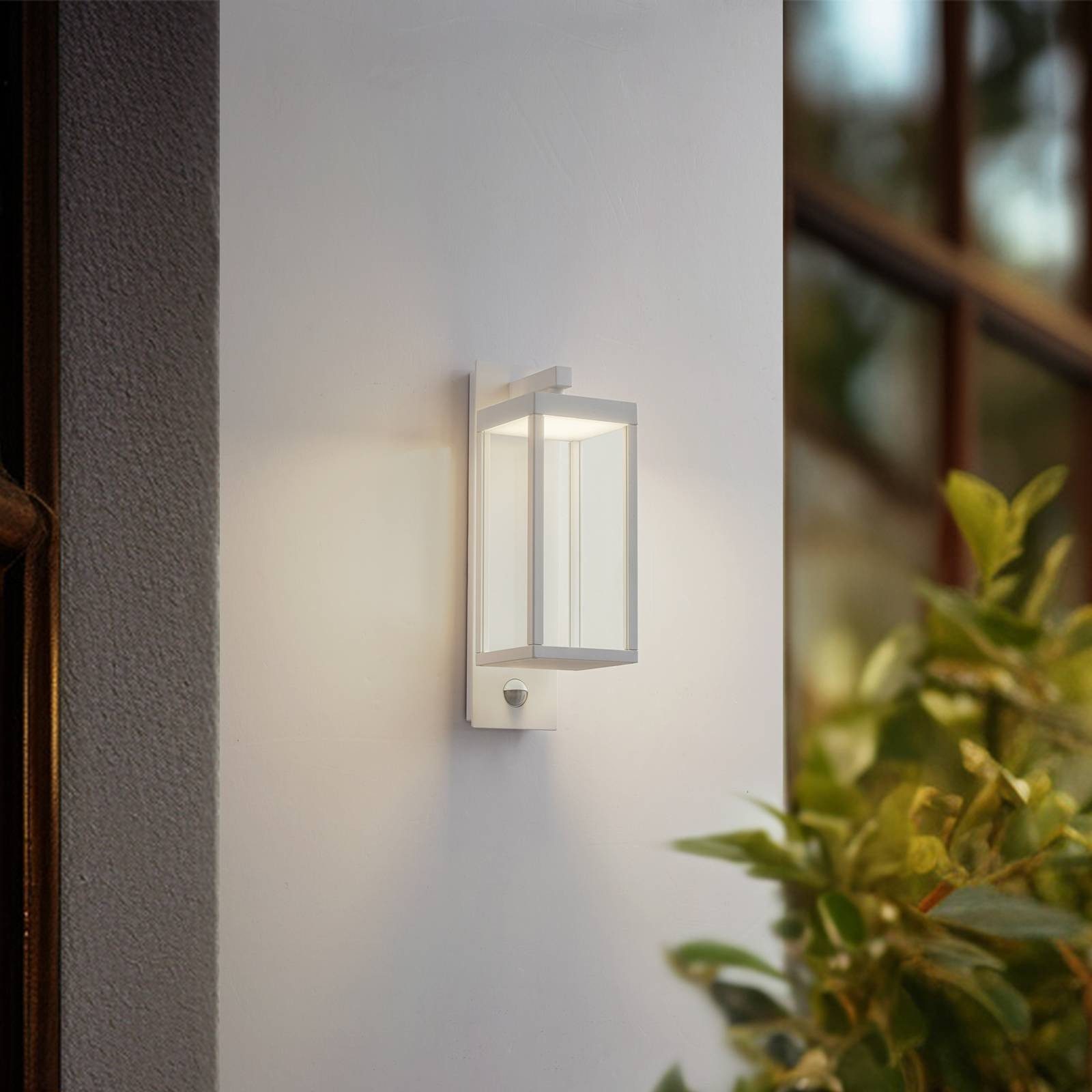 Lucande Außen-Wandleuchte Ferdinand, LED 10,8 W gesamt, warmweiß