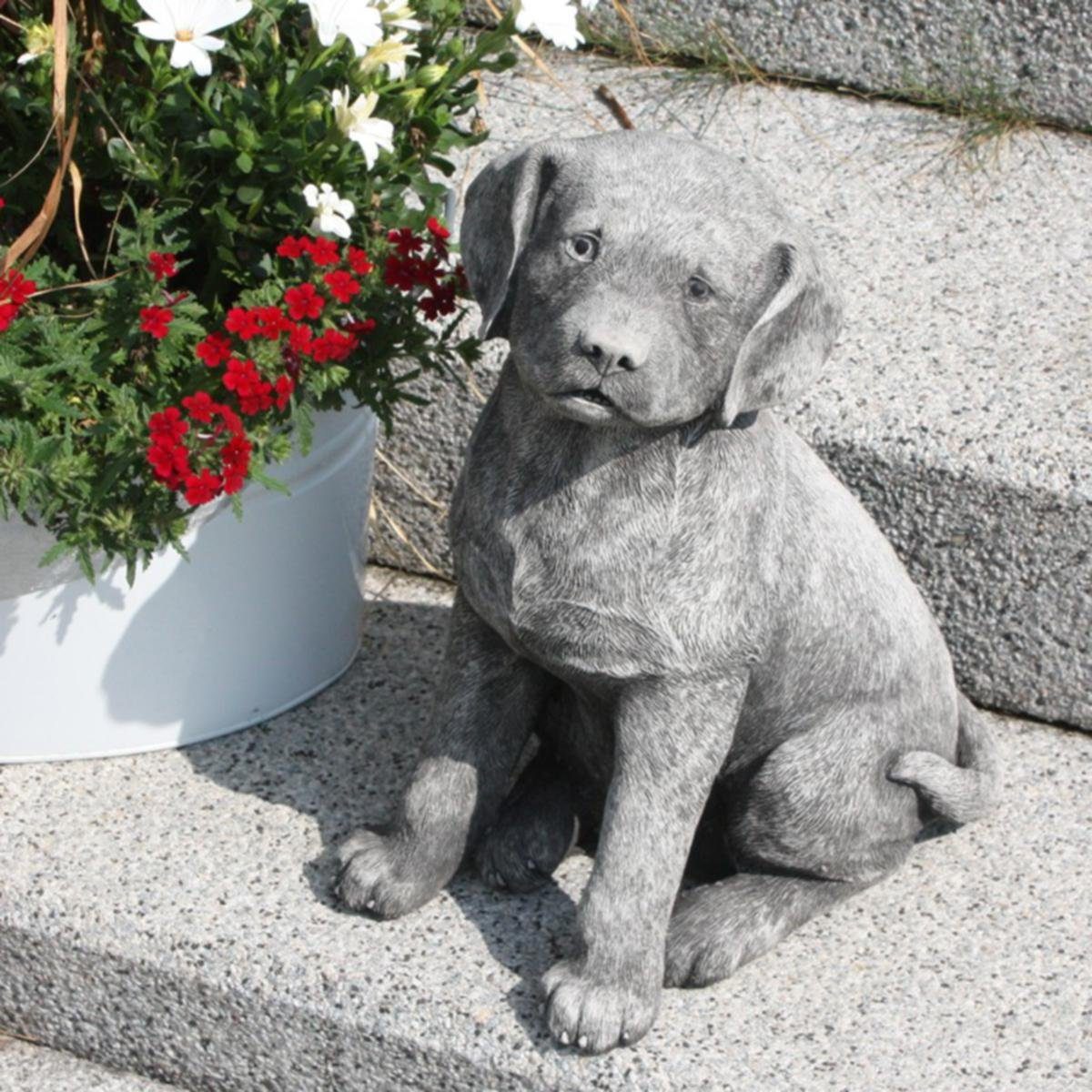 440s (Stück) Gartenfigur sitzend 30cm, Labrador ca. Antiksteinguss 440s H