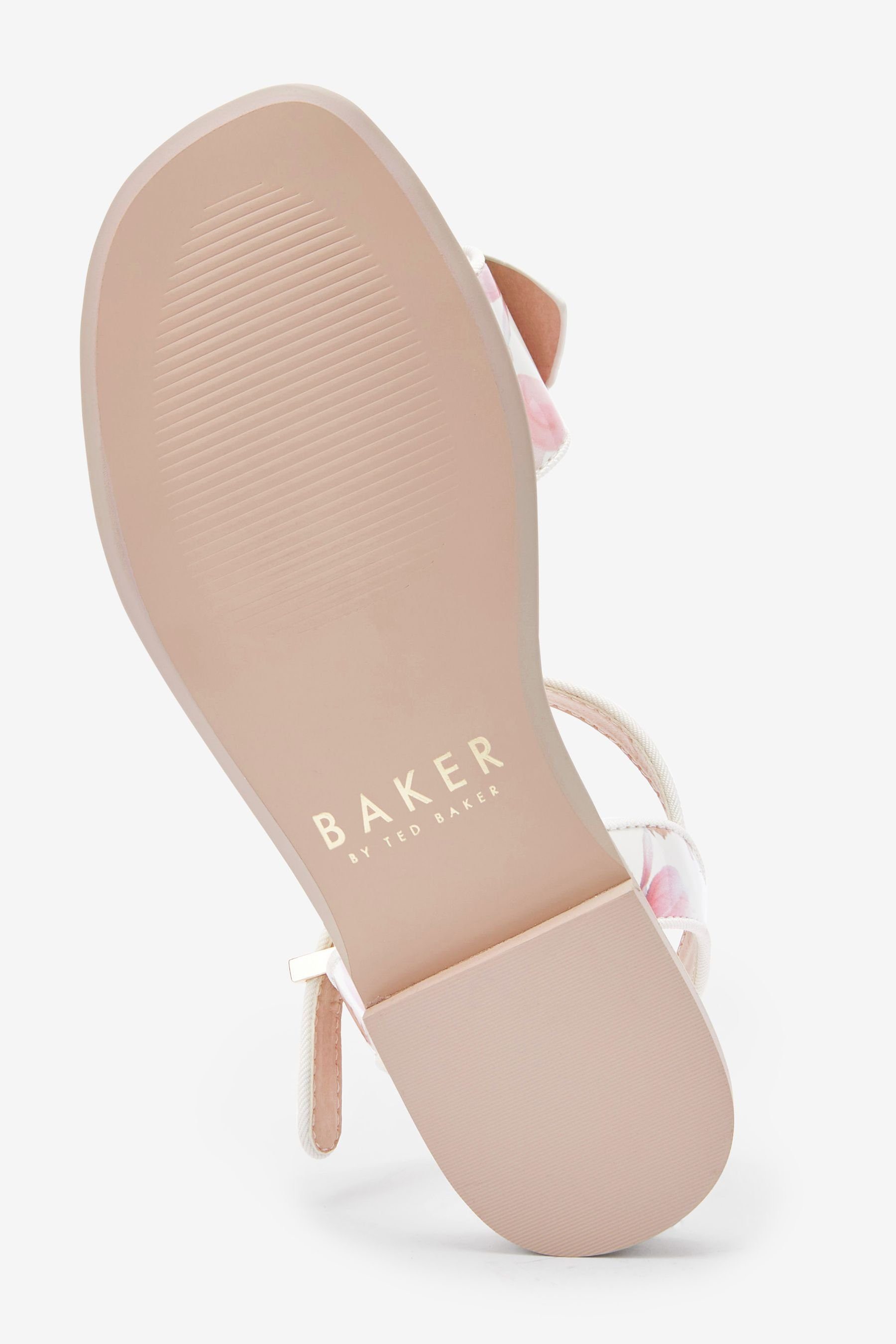 Baker by Ted Baker Baker Lackledersandalen Ted Baker Schleife (1-tlg) mit Sandale by