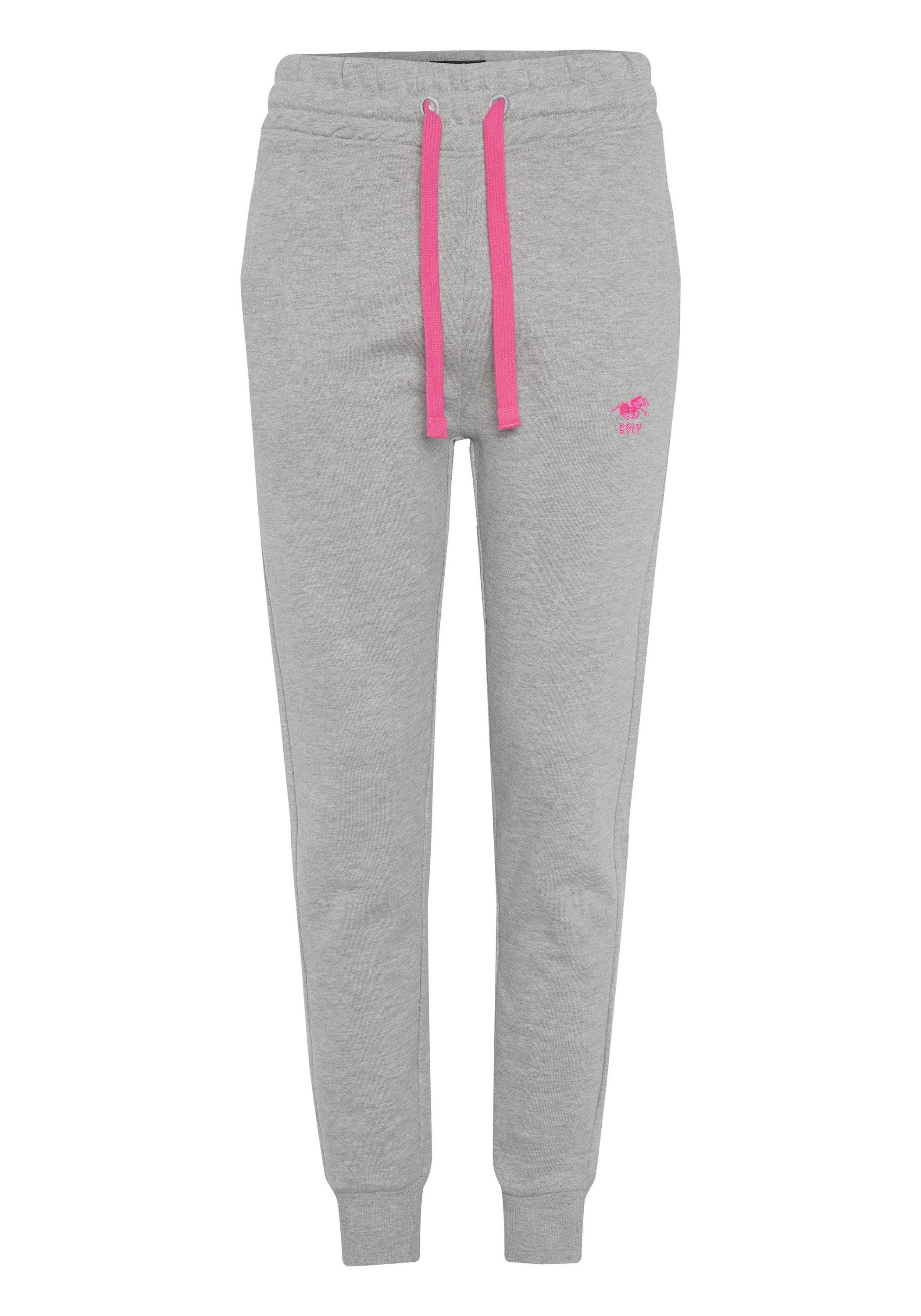 17-4402M Neutral Gray Melange