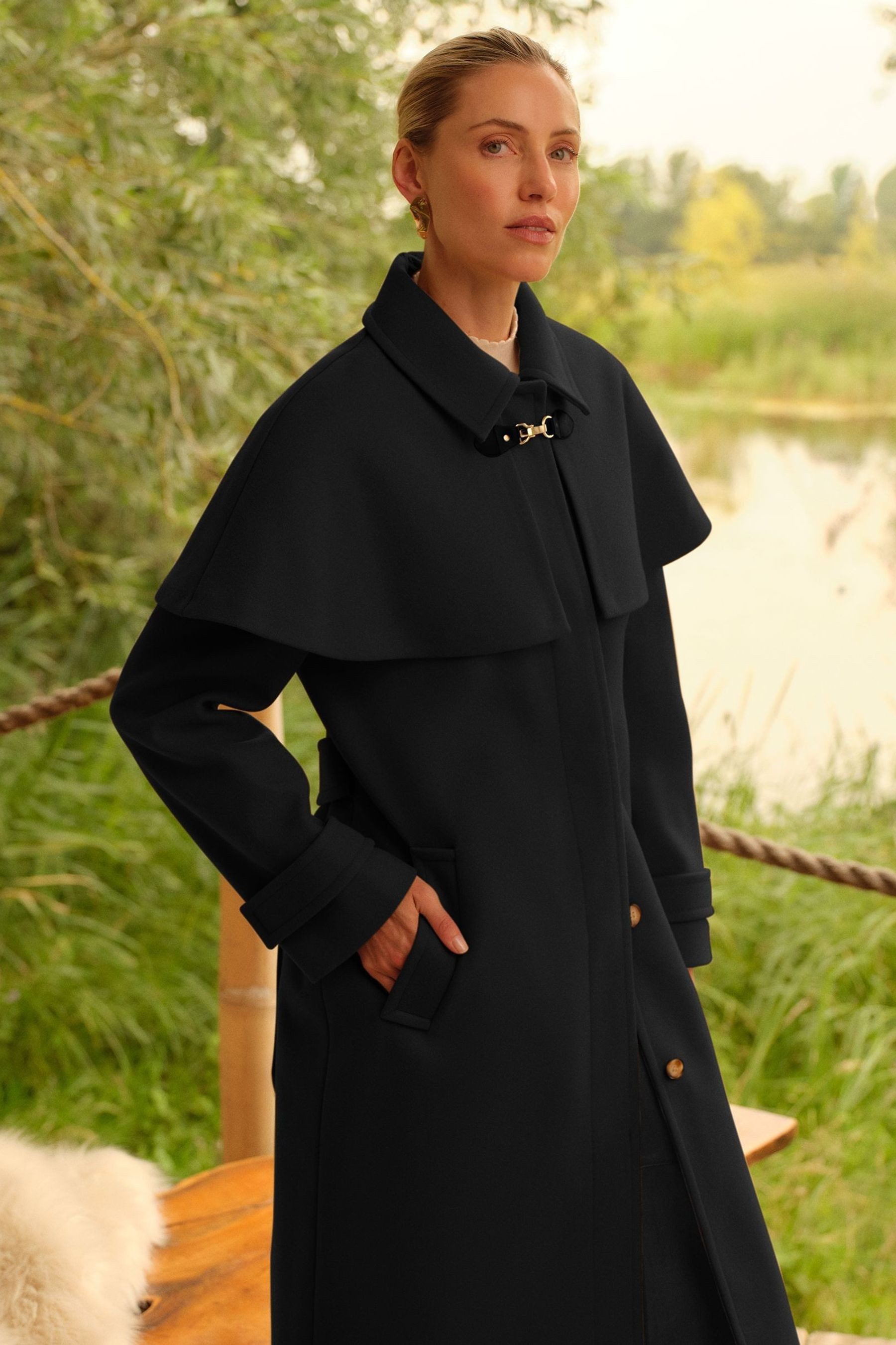 Love & Roses Langmantel Love & Roses Langer Mantel mit Cape (1-tlg)