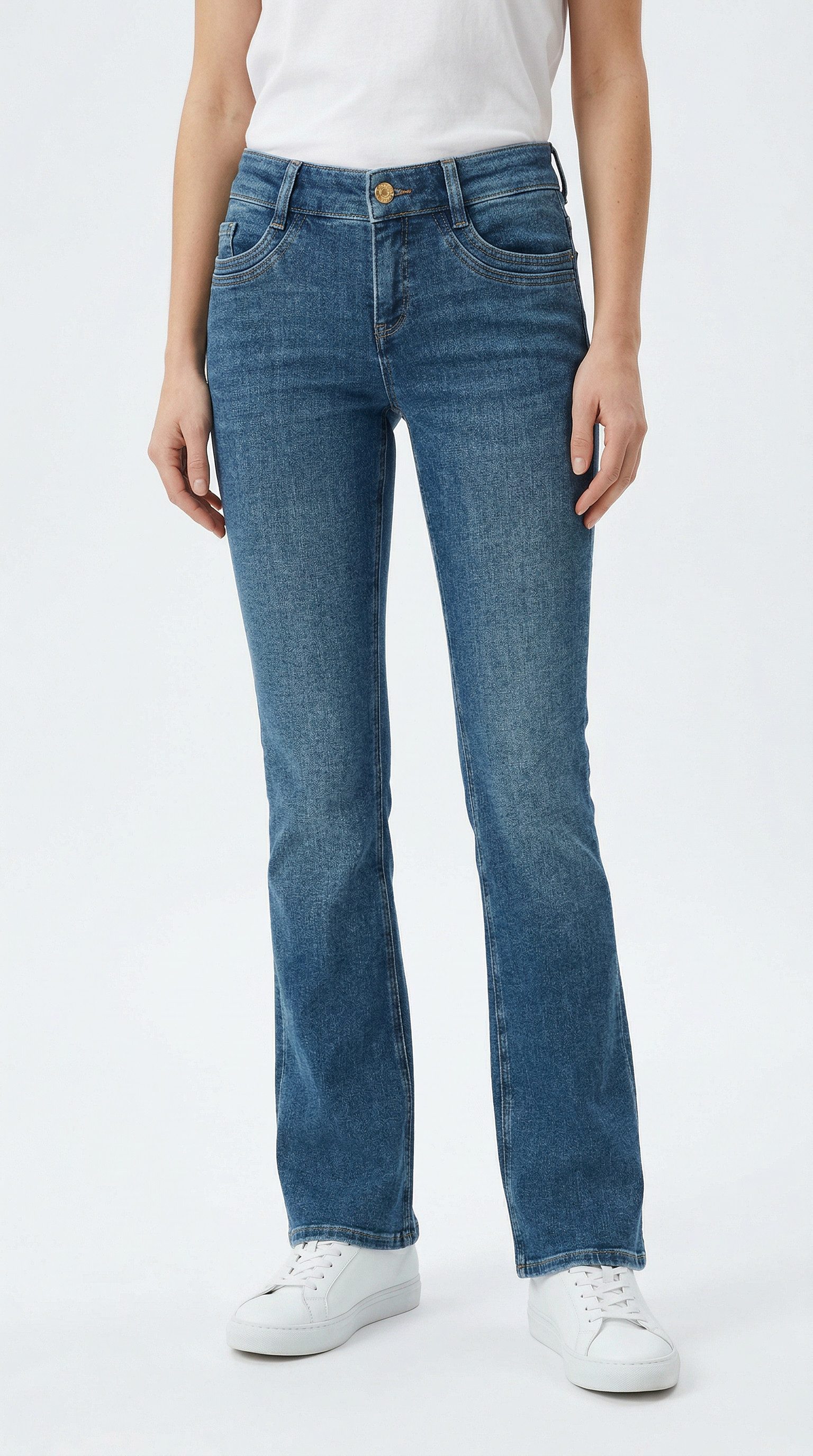 MAC Bootcut-Jeans DETROIT flared Aufwendig gearbeitete Details an den Vordertaschen