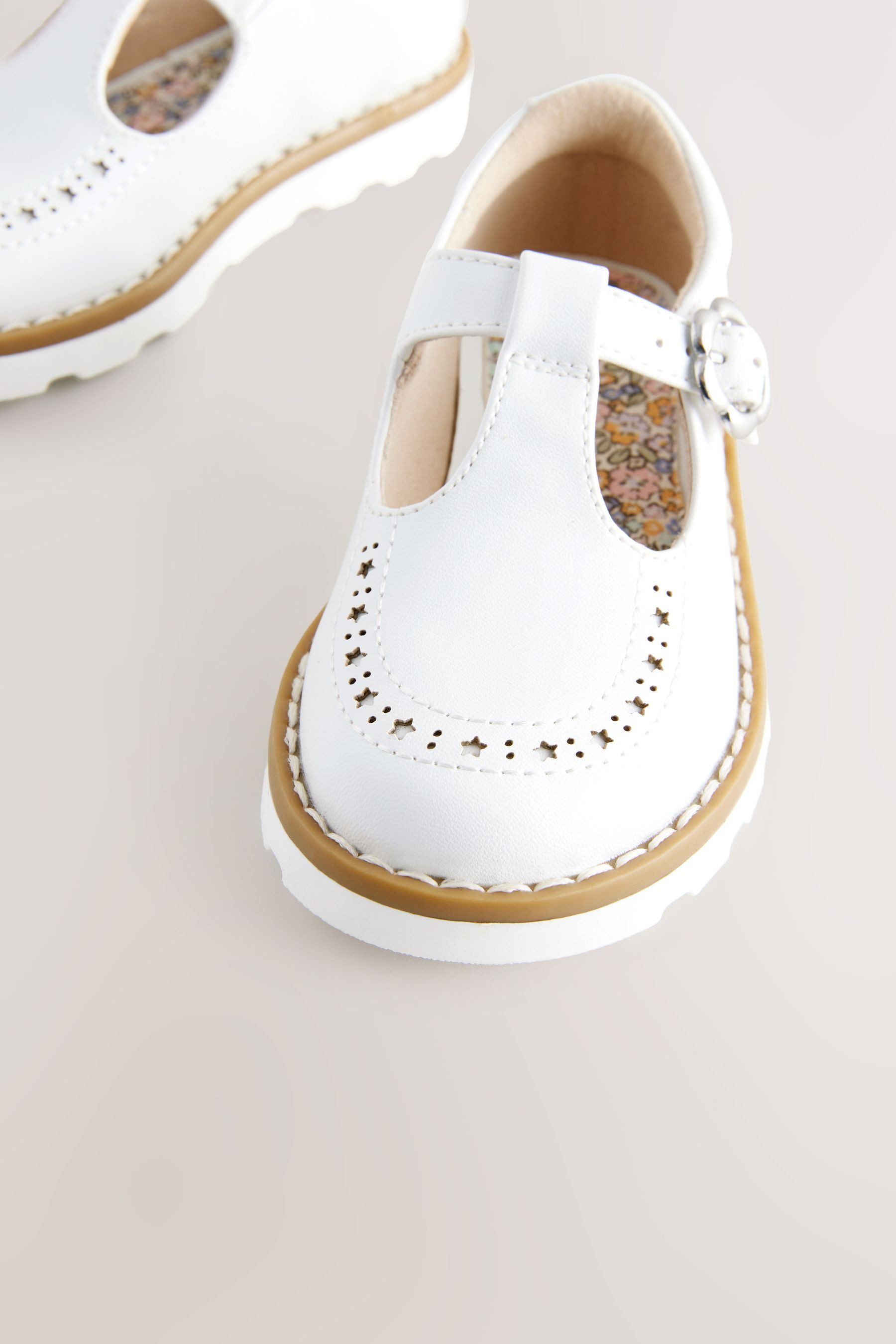 Next Schuhe mit T-Steg T-Strap-Sandale (1-tlg) günstig online kaufen