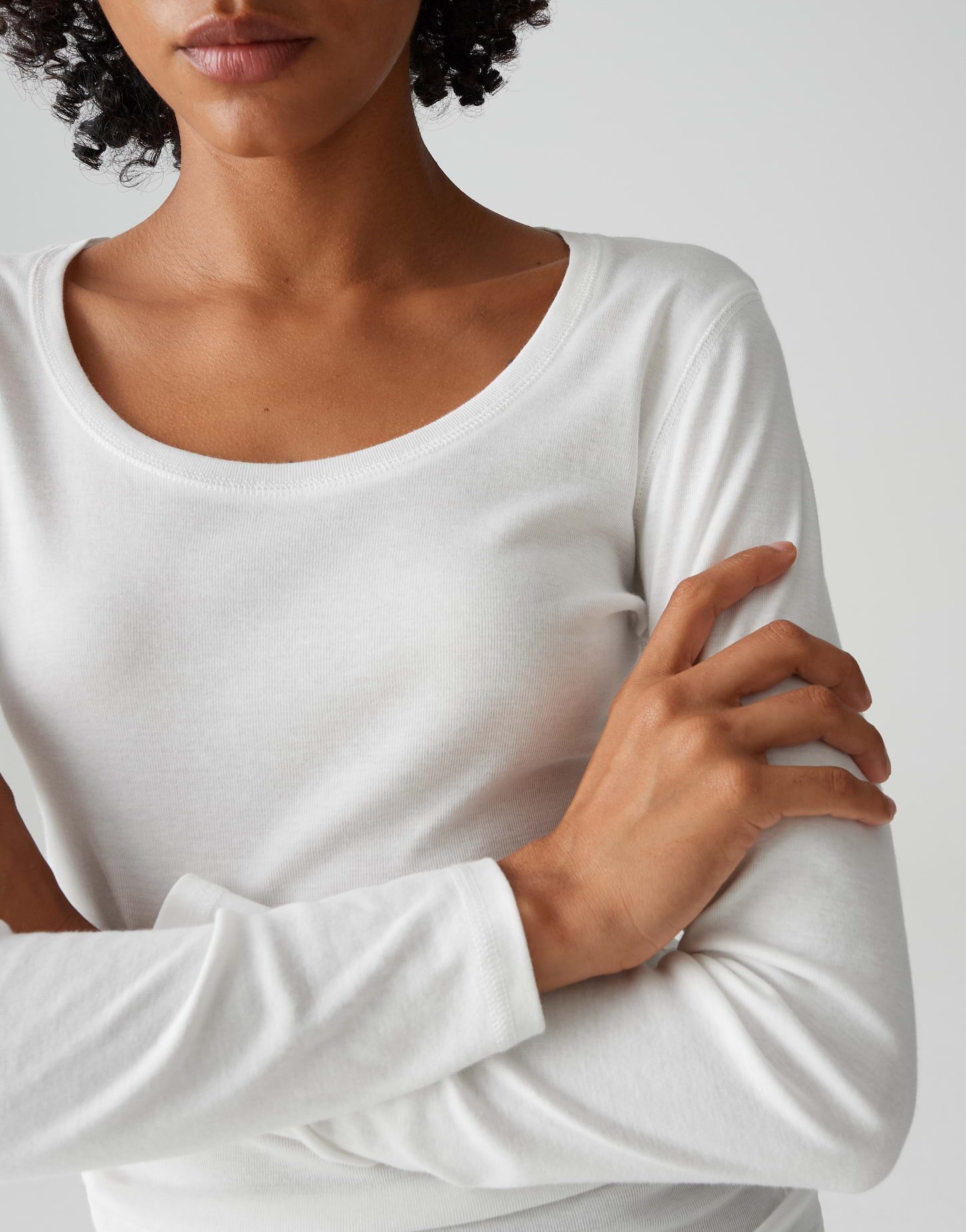 OPUS Langarmshirt SORANA aus Baumwollmix figurbetont geschnitten, weicher Griff, weiter Rundhalsausschnitt – Bild 5 von 5