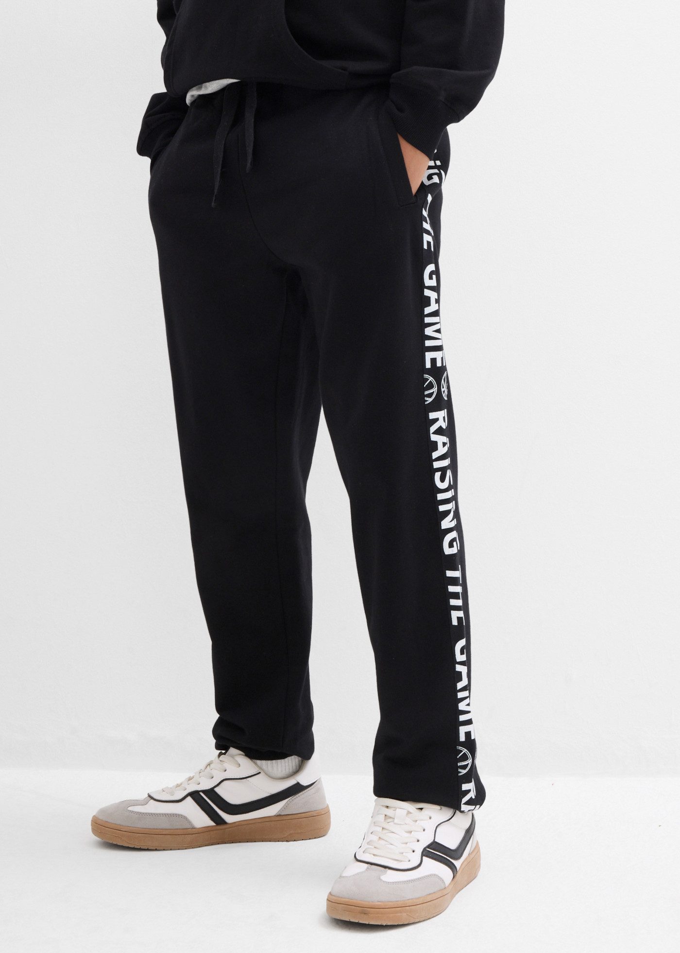 bonprix Sweathose für Jungen, mit Schriftzug an den Seiten, Regular Fit, aus Baumwolle