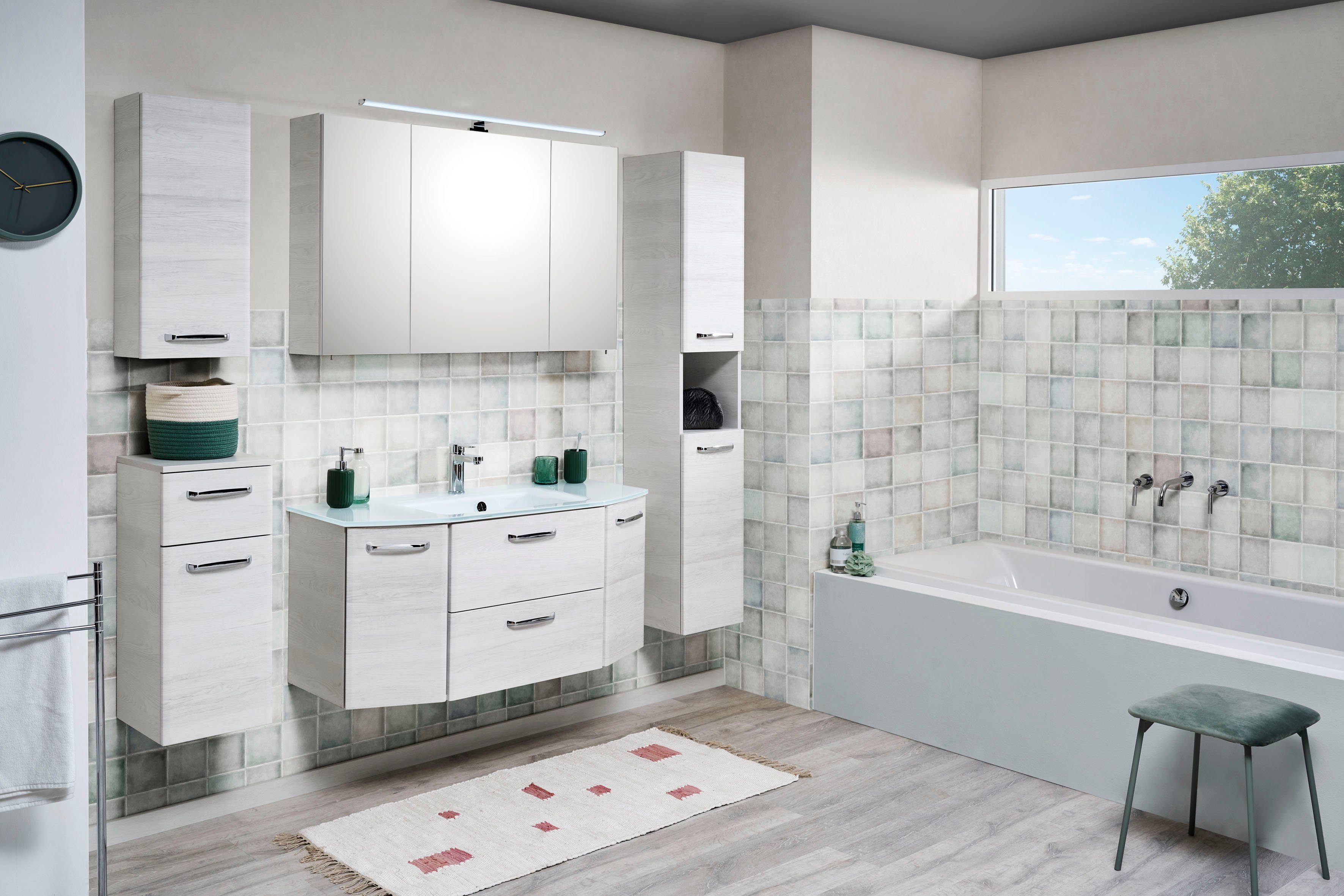 Saphir Quickset vanity unit including glass washbasin, 112 cm wide, 2 doors, base cabinet with sink, including door dampers, chrome handles