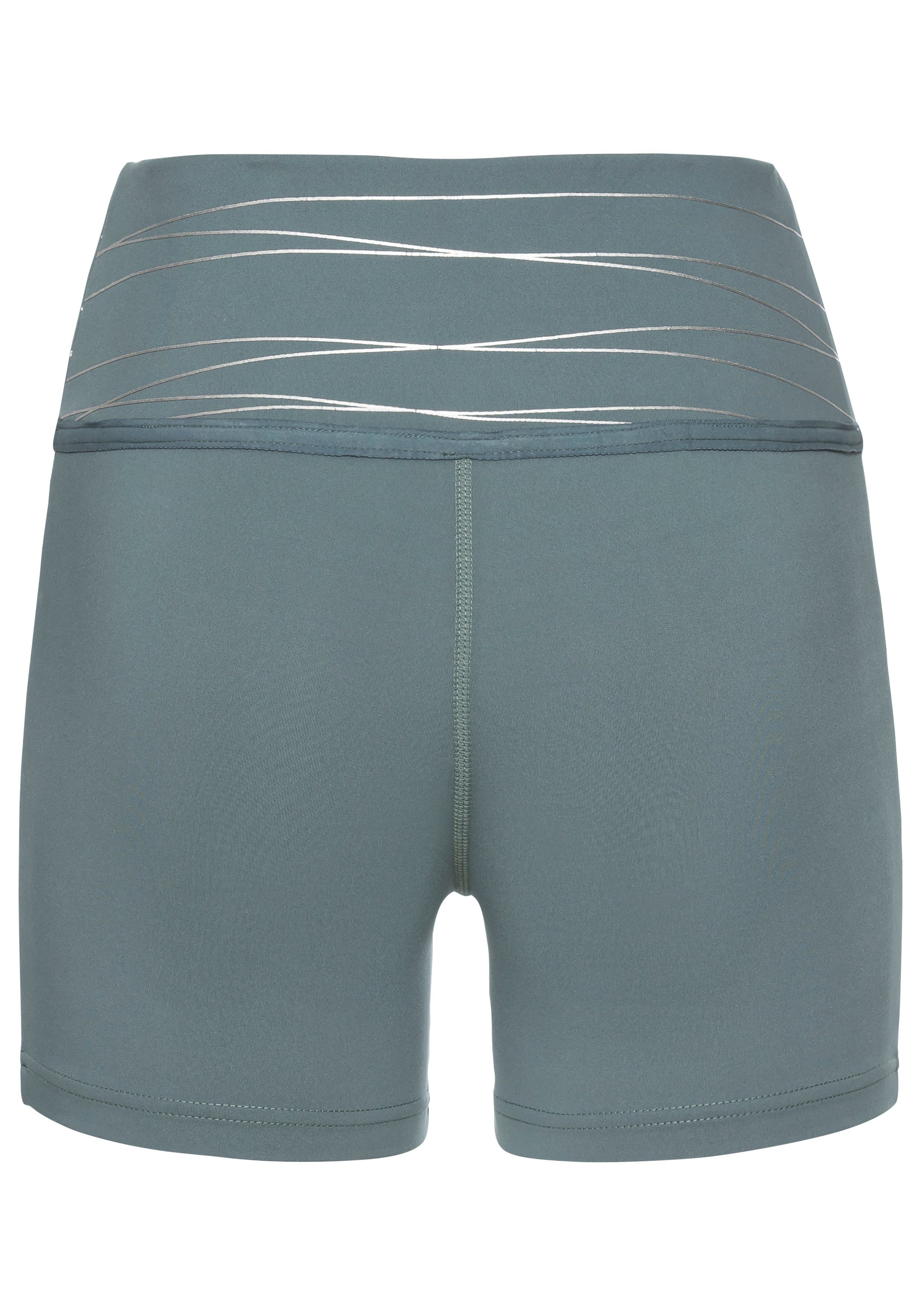 Vivance Active by Lascana Shorts Sportshorts mit breiten Bündchen und Druck