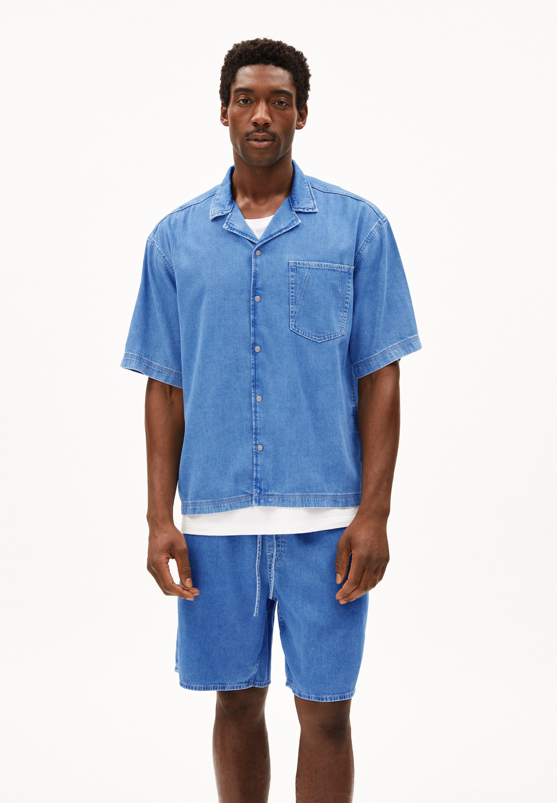 Armedangels Kurzarmhemd BOWLAAS Jeanshemd aus Bio-Baumwoll günstig online kaufen