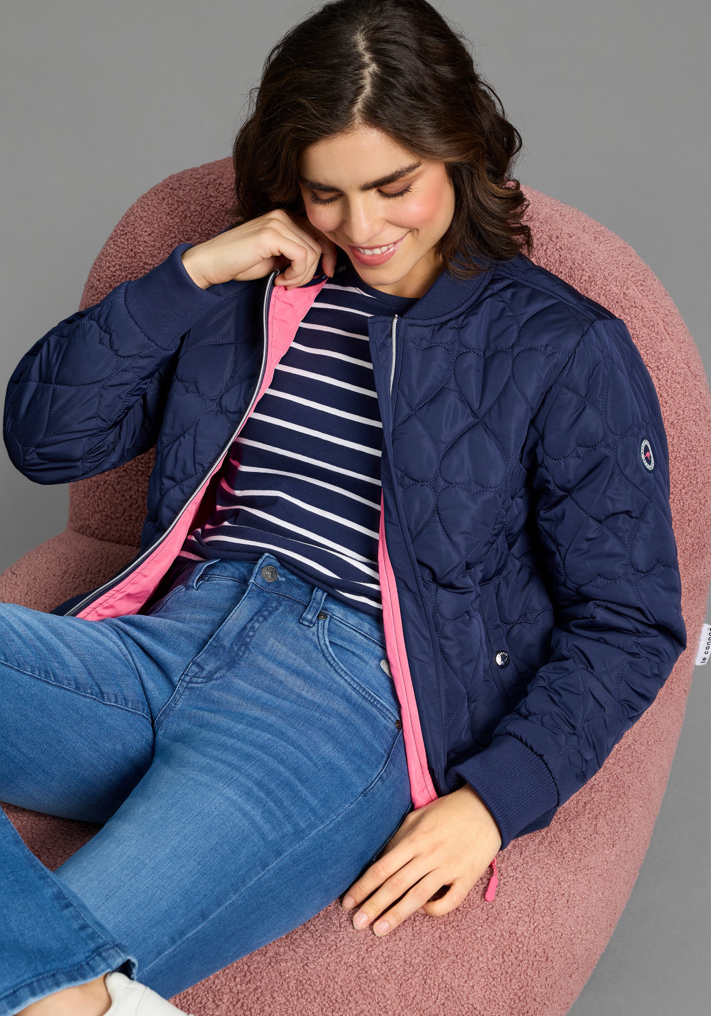 KangaROOS Steppjacke mit gesteppten Herzen, Übergangsjacke. € 92,99, (€ 92,99 pro 1 Stk).