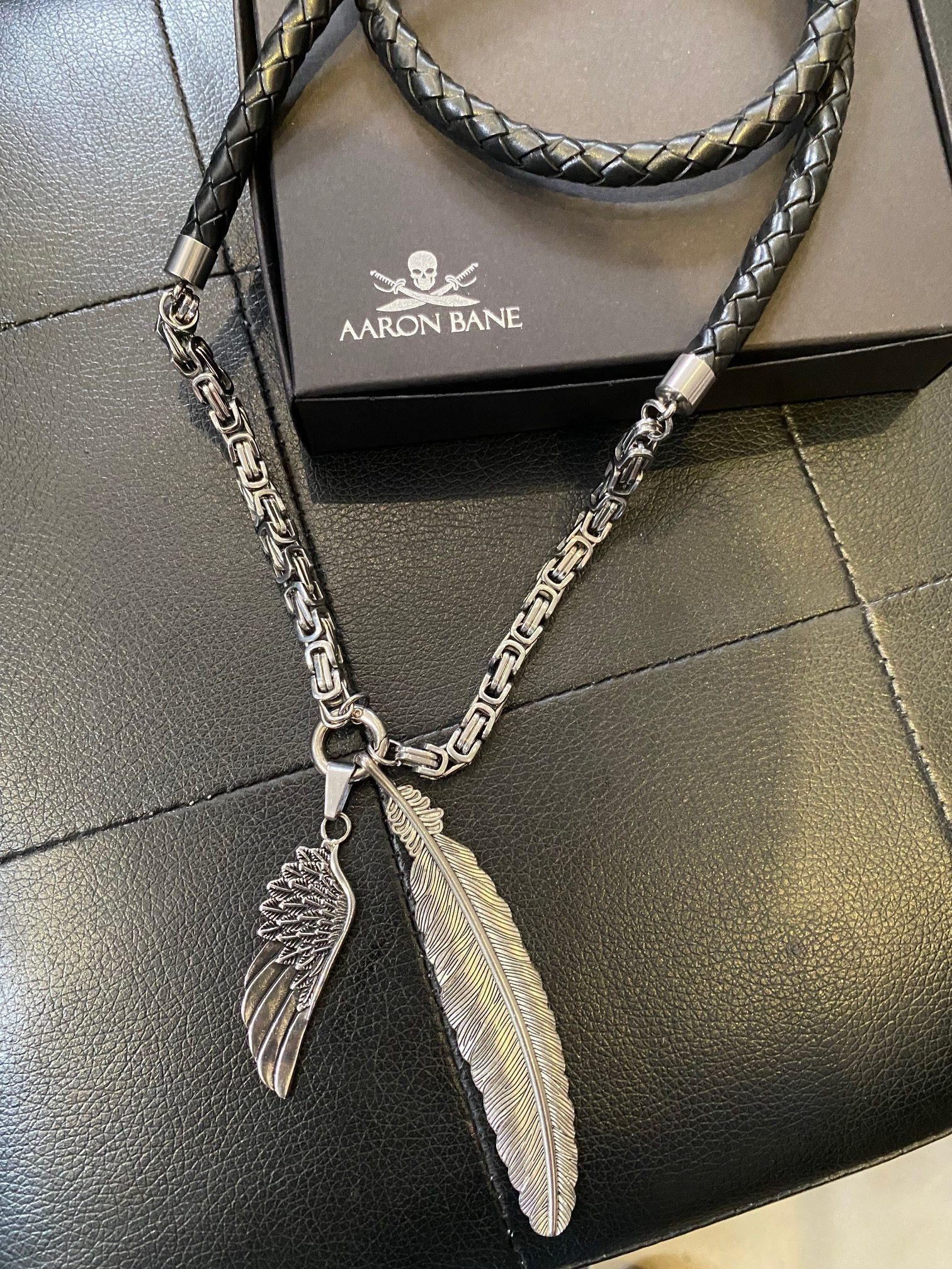 Königskette FEATHER Halskette, und (1-tlg) DOUPLE mit Aaron 8mm Perlenkette Bane Lederband