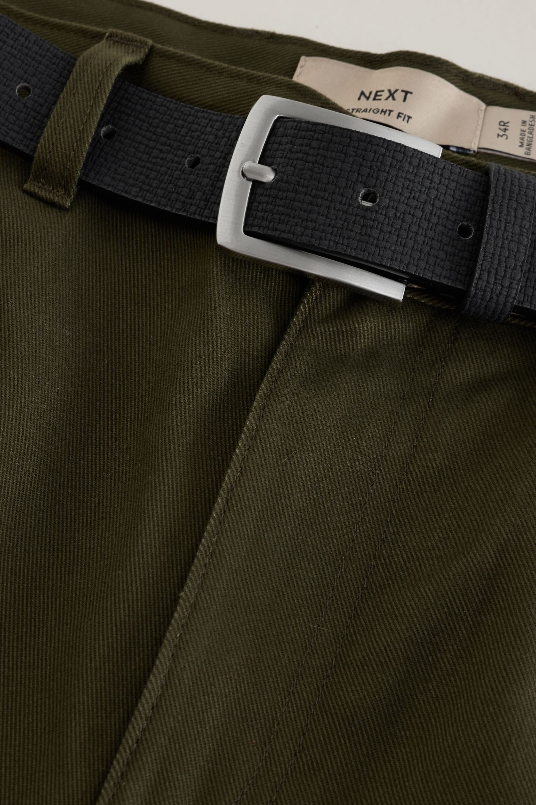 Next Chinohose Edle angeraute Straight Fit Chinohose mit Gürtel (1-tlg)