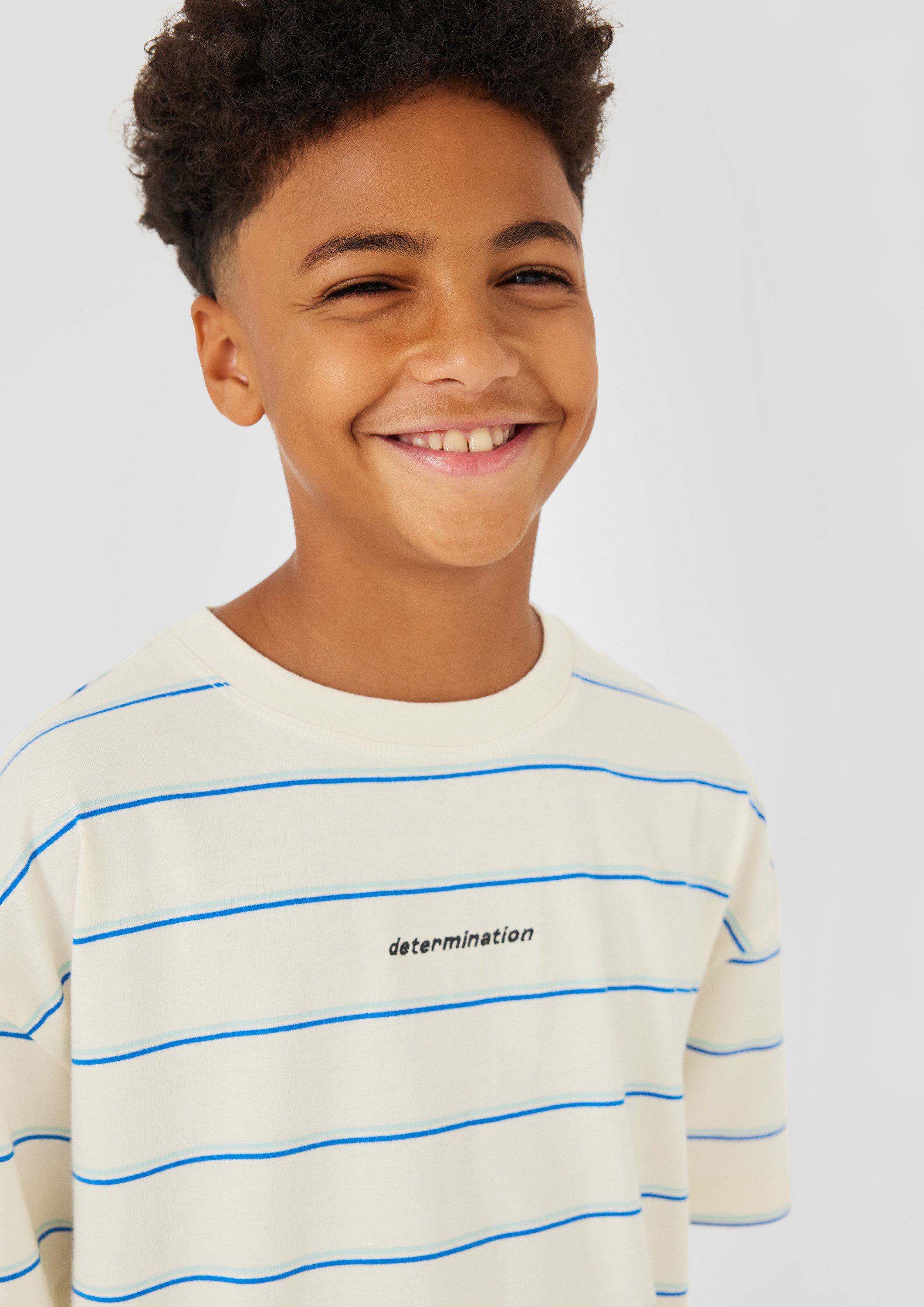 s.Oliver Kurzarmshirt T-Shirt Gestreiftes Oversize T-Shirt mit Stickerei
