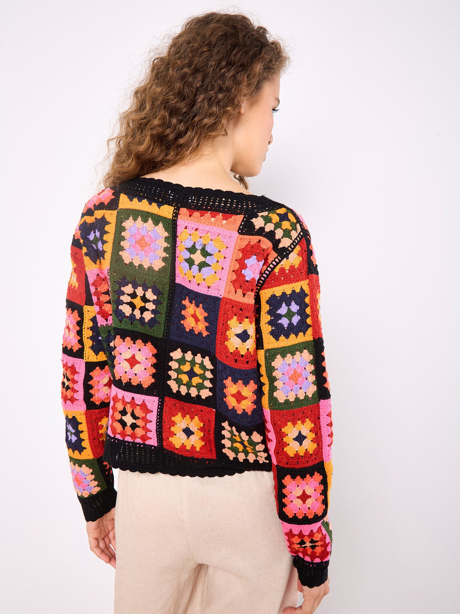 Apricot Cardigan Cardigan mit bunten Häkelquadraten – Bild 4 von 5