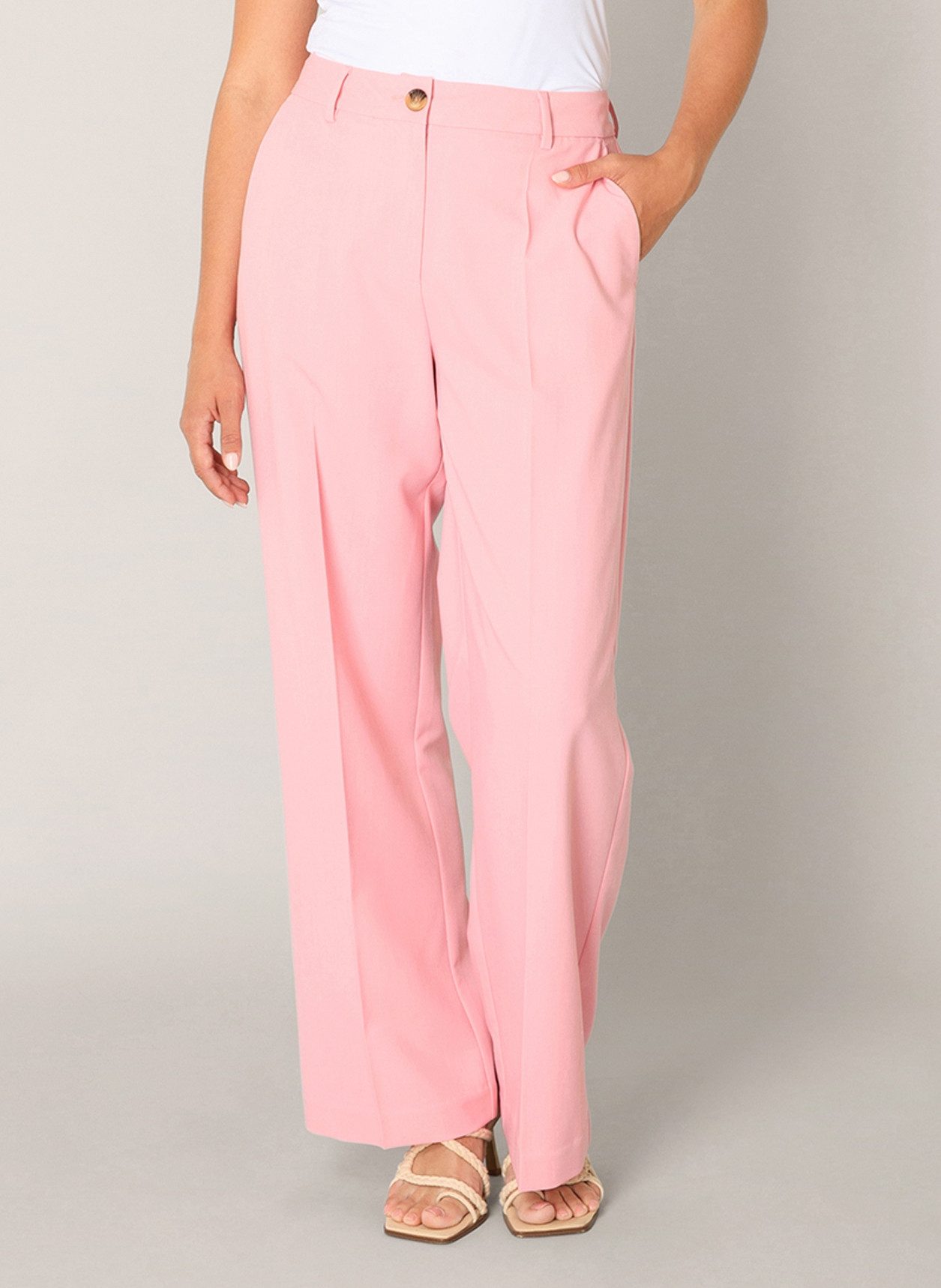 Base Level Bundfaltenhose Yuna mit Bundfalte und weitem Bein