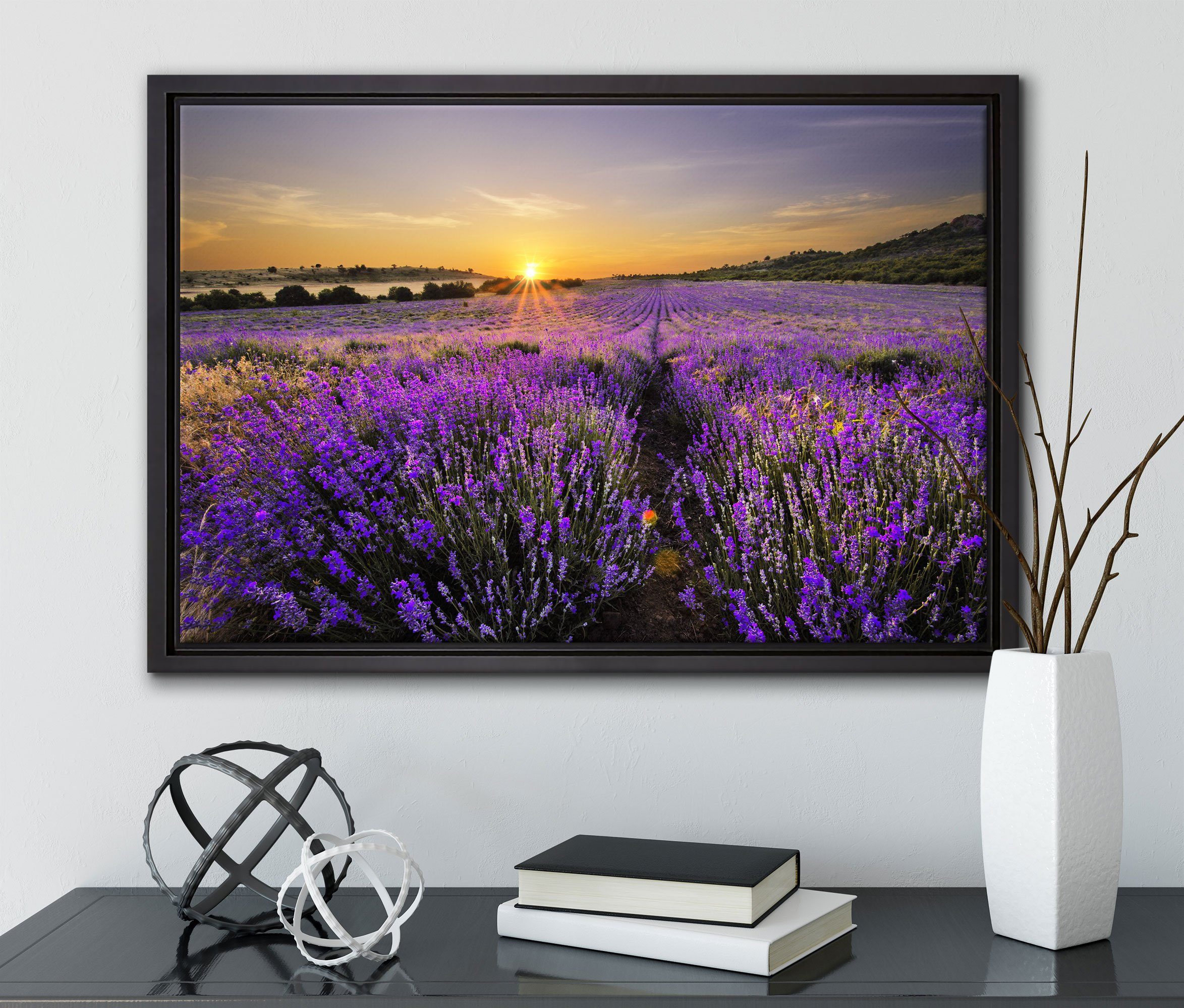 Pixxprint Leinwandbild Lavendelfeld in Frankreich, gefasst, bespannt, einem in (1 inkl. Wanddekoration fertig Schattenfugen-Bilderrahmen Leinwandbild Zackenaufhänger St)
