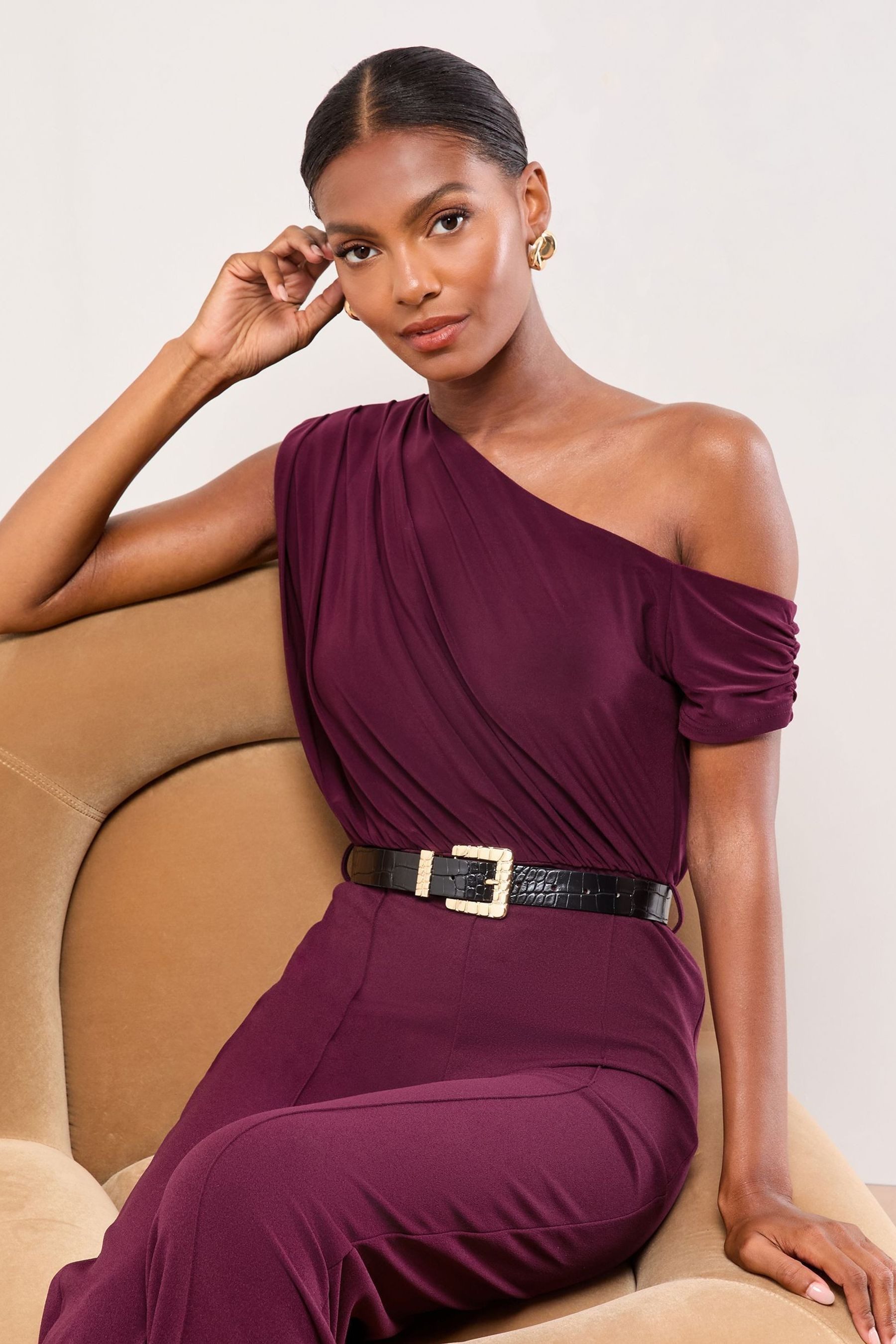 LIPSY Jumpsuit Lipsy Jersey-Jumpsuit mit weitem Bein, Petite (1-tlg)