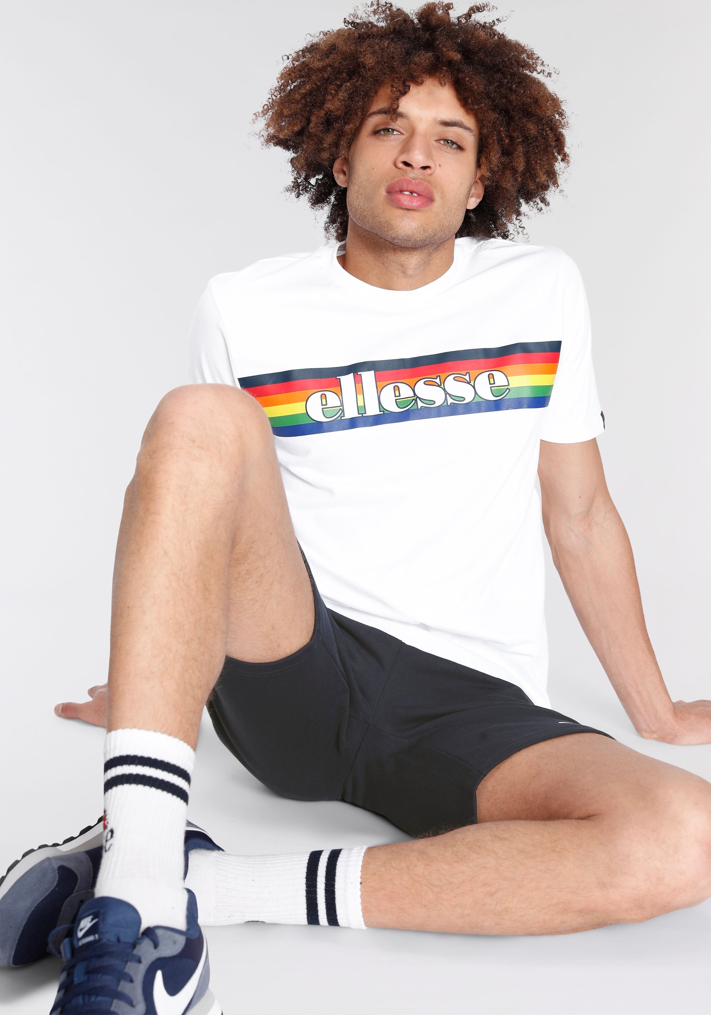 SHORT SILVAN marine Ellesse Sweatshorts FLEECE