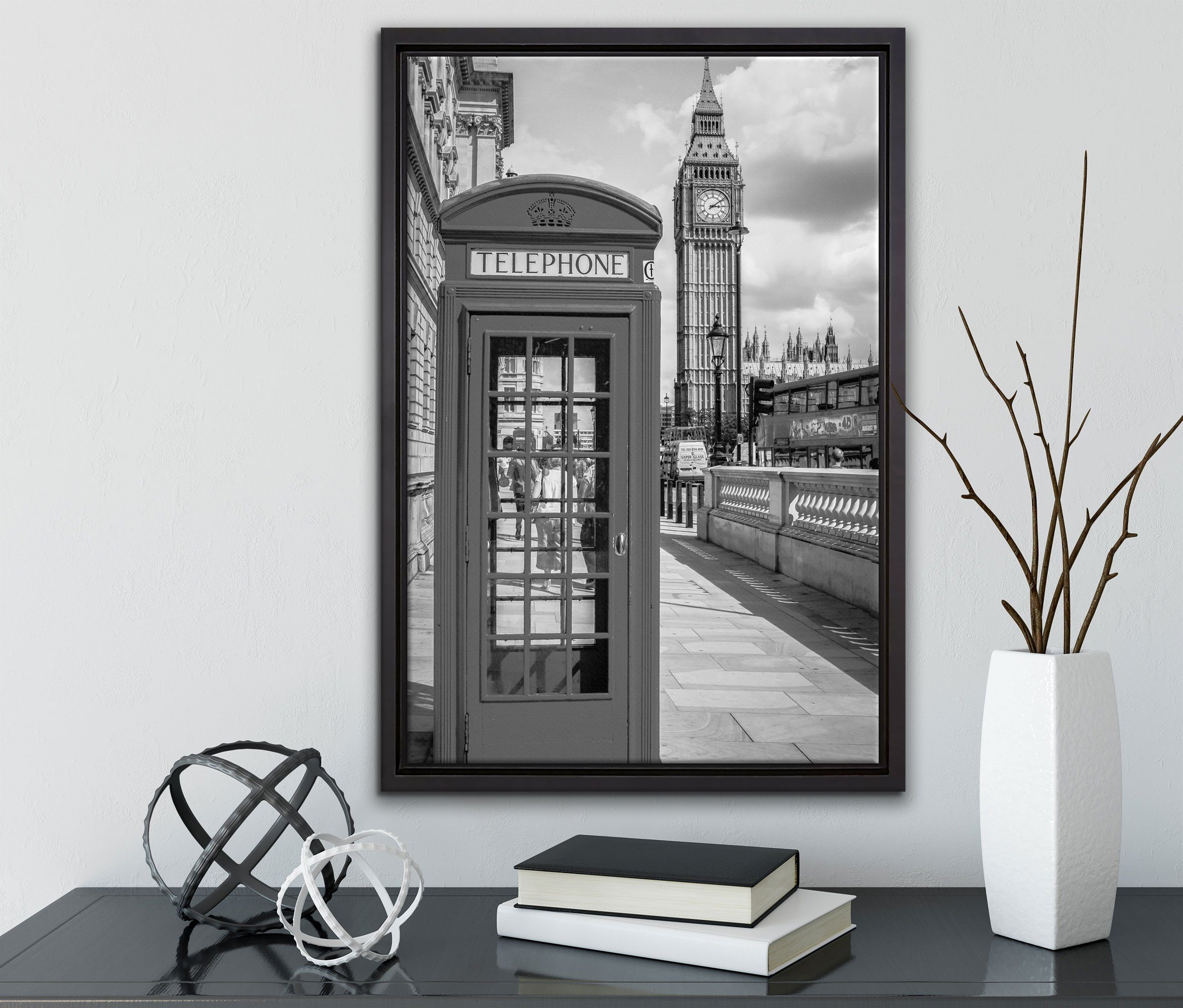 Zackenaufhänger einem London, Telefonzelle Schattenfugen-Bilderrahmen in St), (1 in gefasst, Leinwandbild Wanddekoration Pixxprint Leinwandbild fertig inkl. bespannt,