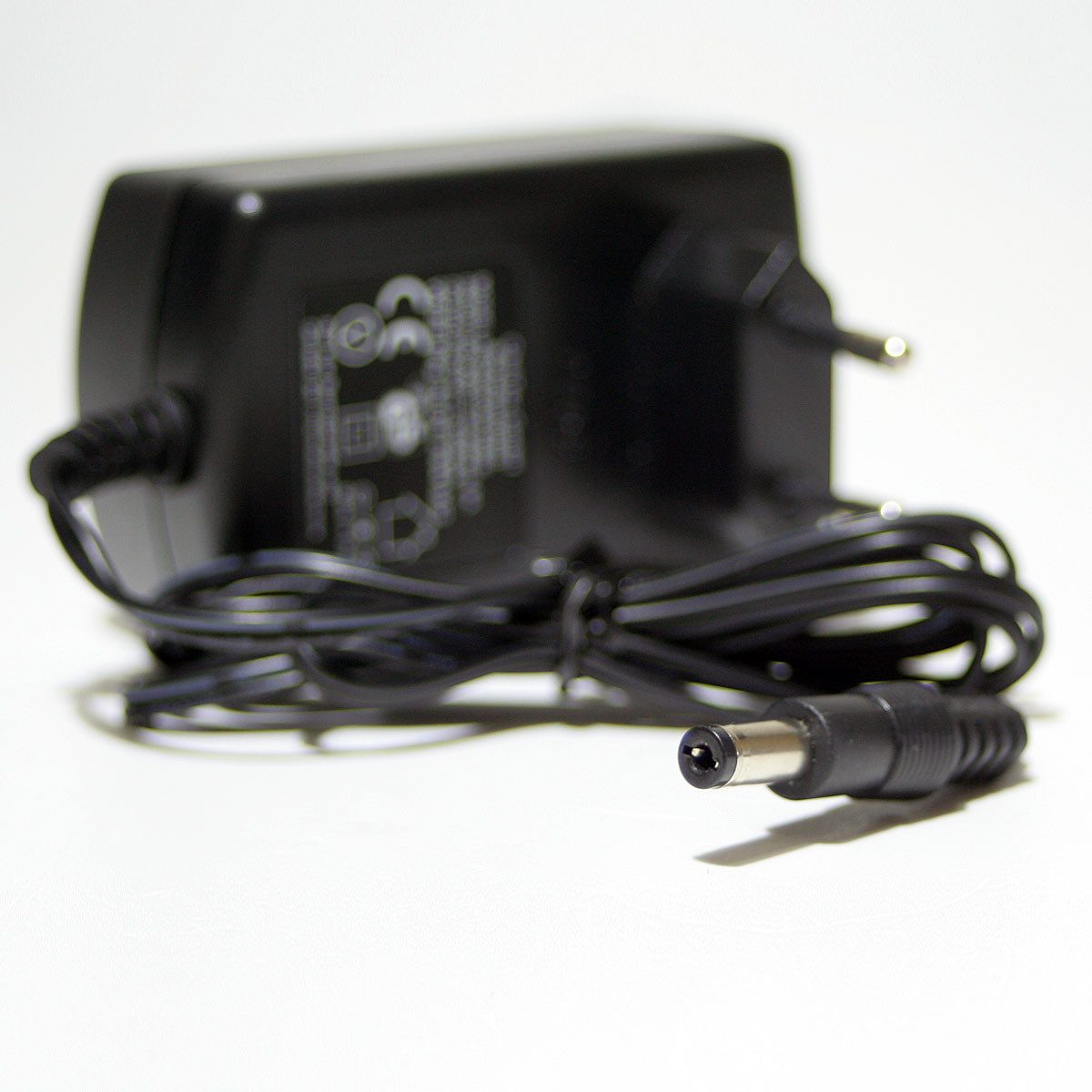 ChiliTec Stecker-Netzteil "CTN-2424" Netzgerät 24V 1A / 24W Steckernetzteil