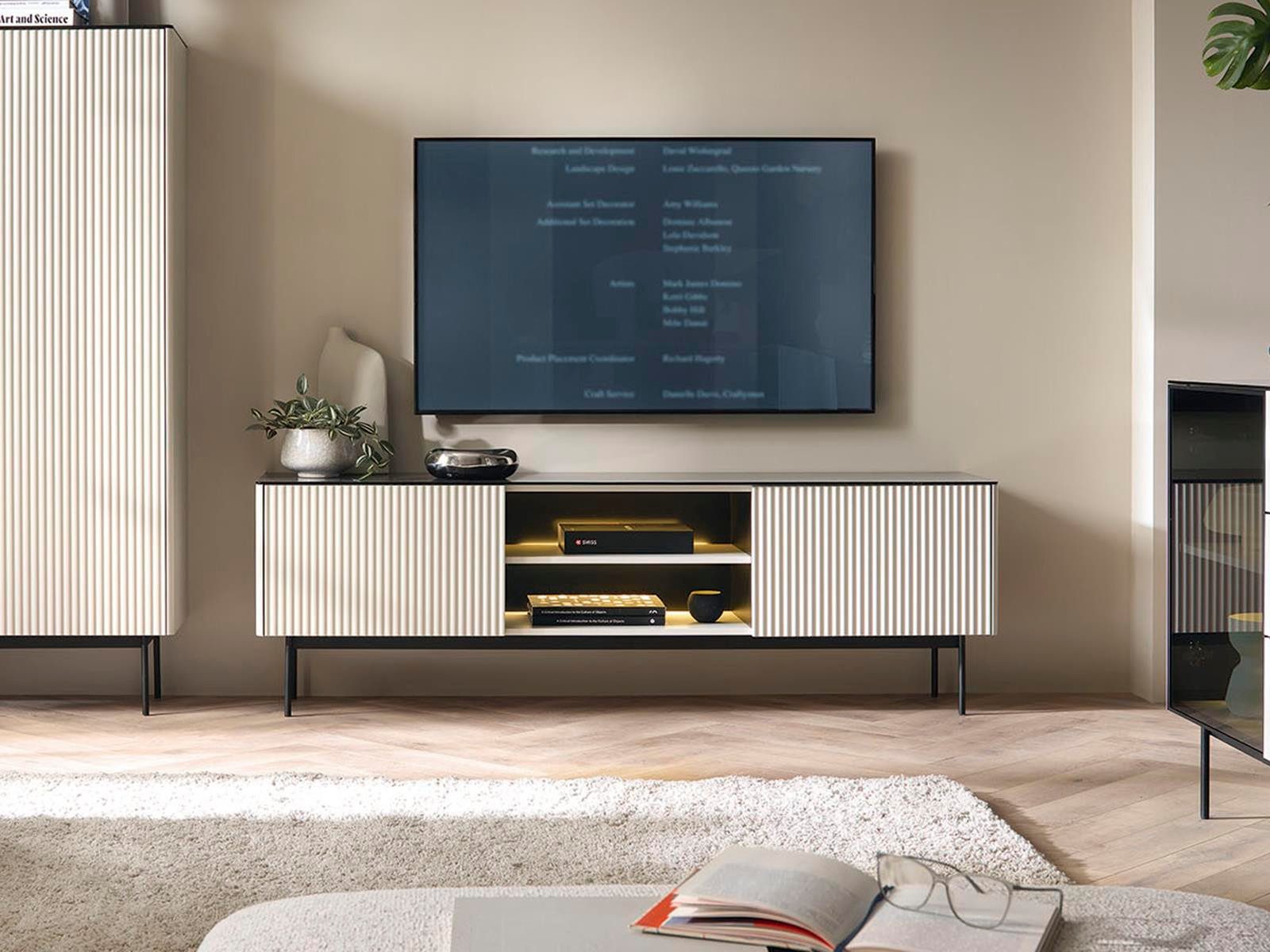 Compleo TV-Schrank mit Metallfüße, TV-Tisch mit gerillte Fronten OMBIS günstig online kaufen