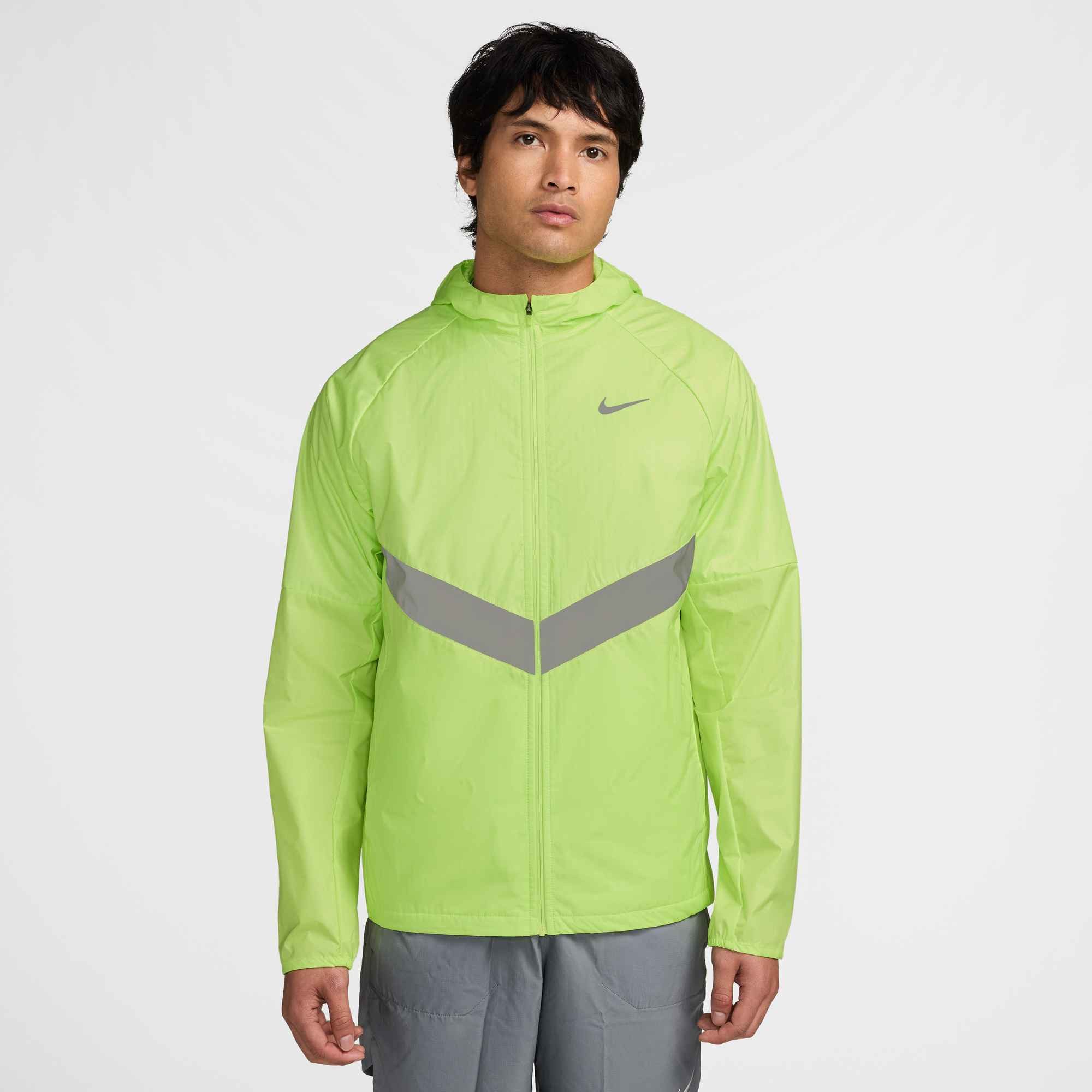 Nike Laufjacke M NK TF RPL MILER WNT JKT mit Reißverschluss, wasserabweisend, windabweisend, atmungsaktiv