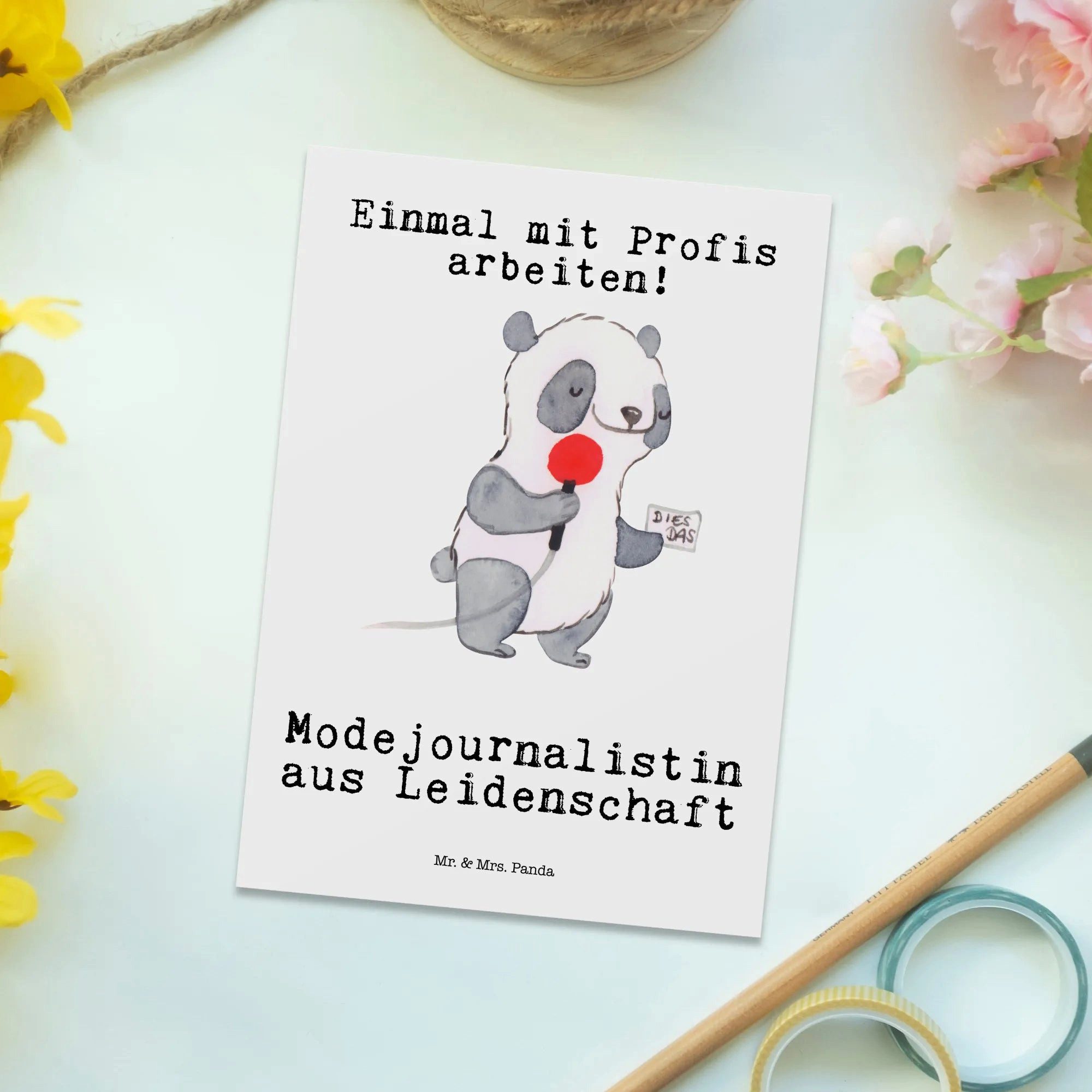 Thumbnail - Mr. & Mrs. Panda Postkarte Modejournalistin Leidenschaft - Weiß - Geschenk, Rente, Reporterin, D, Charmante Designs