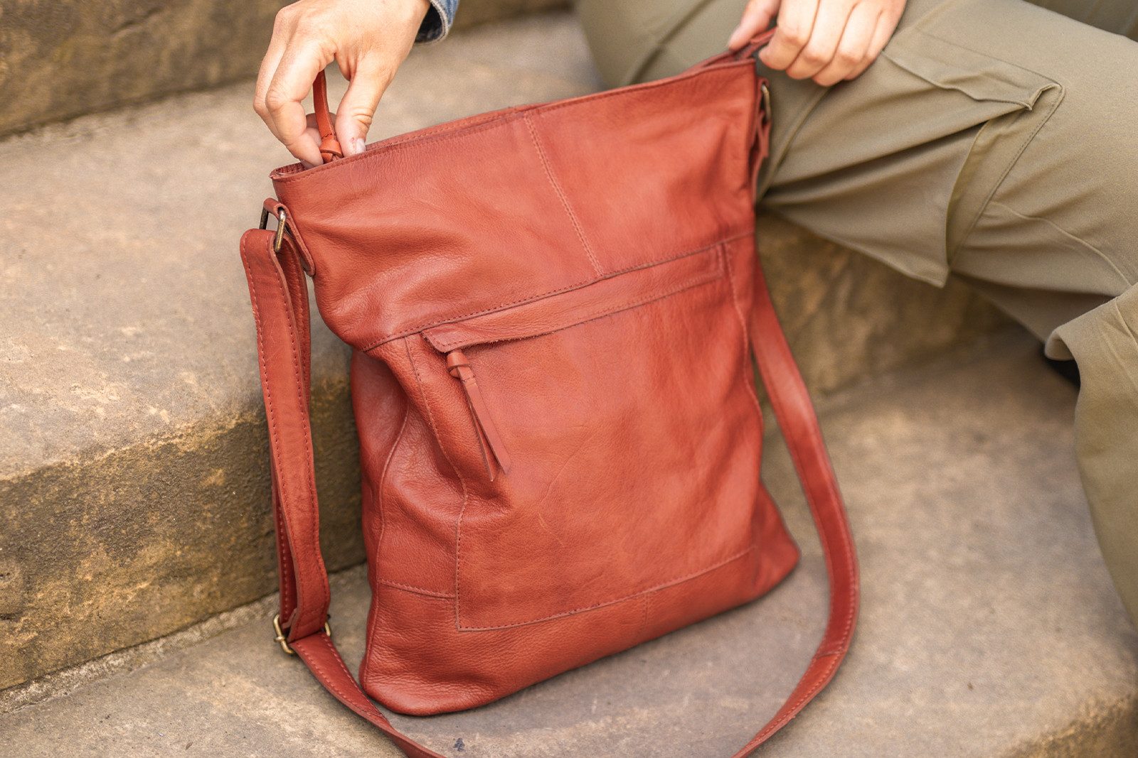 Gusti Leder Handtasche Gusti Leder Umhängetasche Maola (1-tlg)