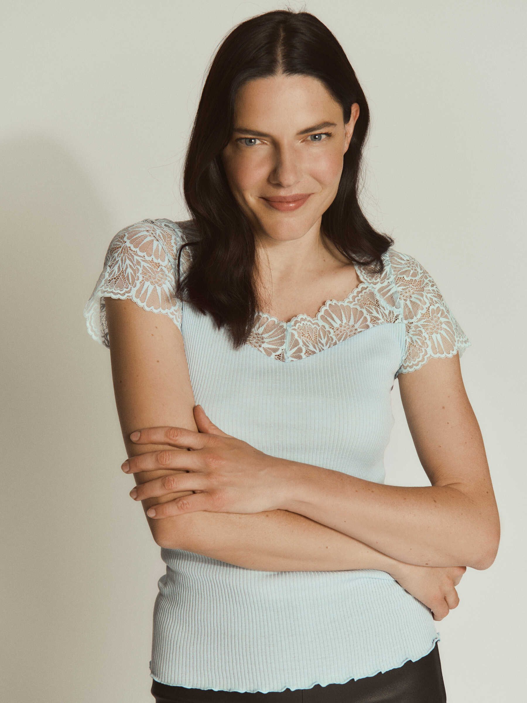 rosemunde Spitzenshirt Beatha Lace Capsleeve T-Shirt mit Seide wunderschöne elastisch weiche Vintage-Spitze an Ausschnitt und Ärmeln