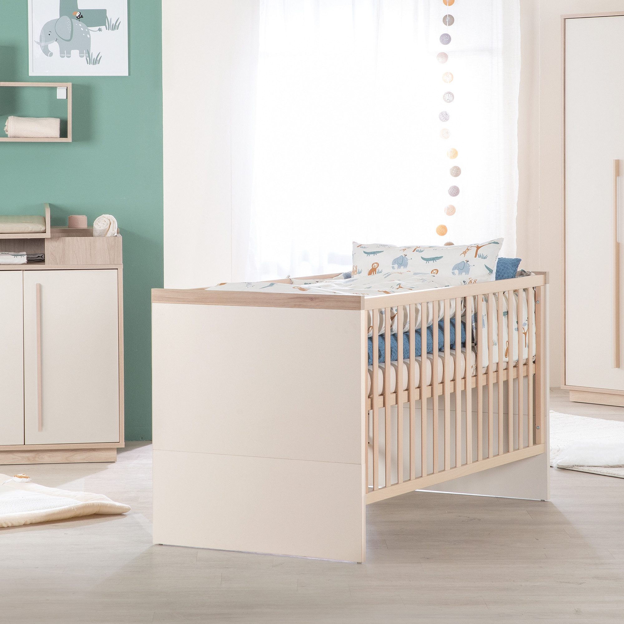 roba® Babybett Elva 70 x 140 cm - Mitwachsendes Gitterbett mit Füßen aus Massivholz, Höhenverstellbar - Schlupfsprossen - Umbaubar zum Juniorbett