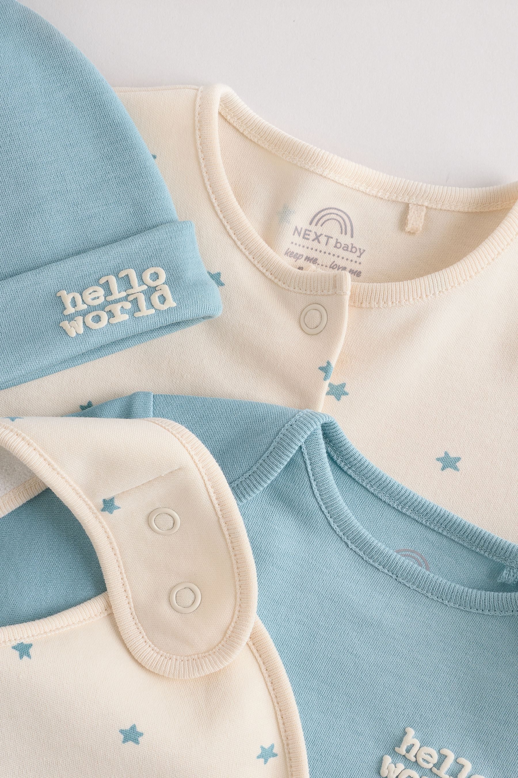 Next Schlafoverall Schlafanzug, Body, Mütze und Lätzchen, 4-tlg. Set (4-tlg)