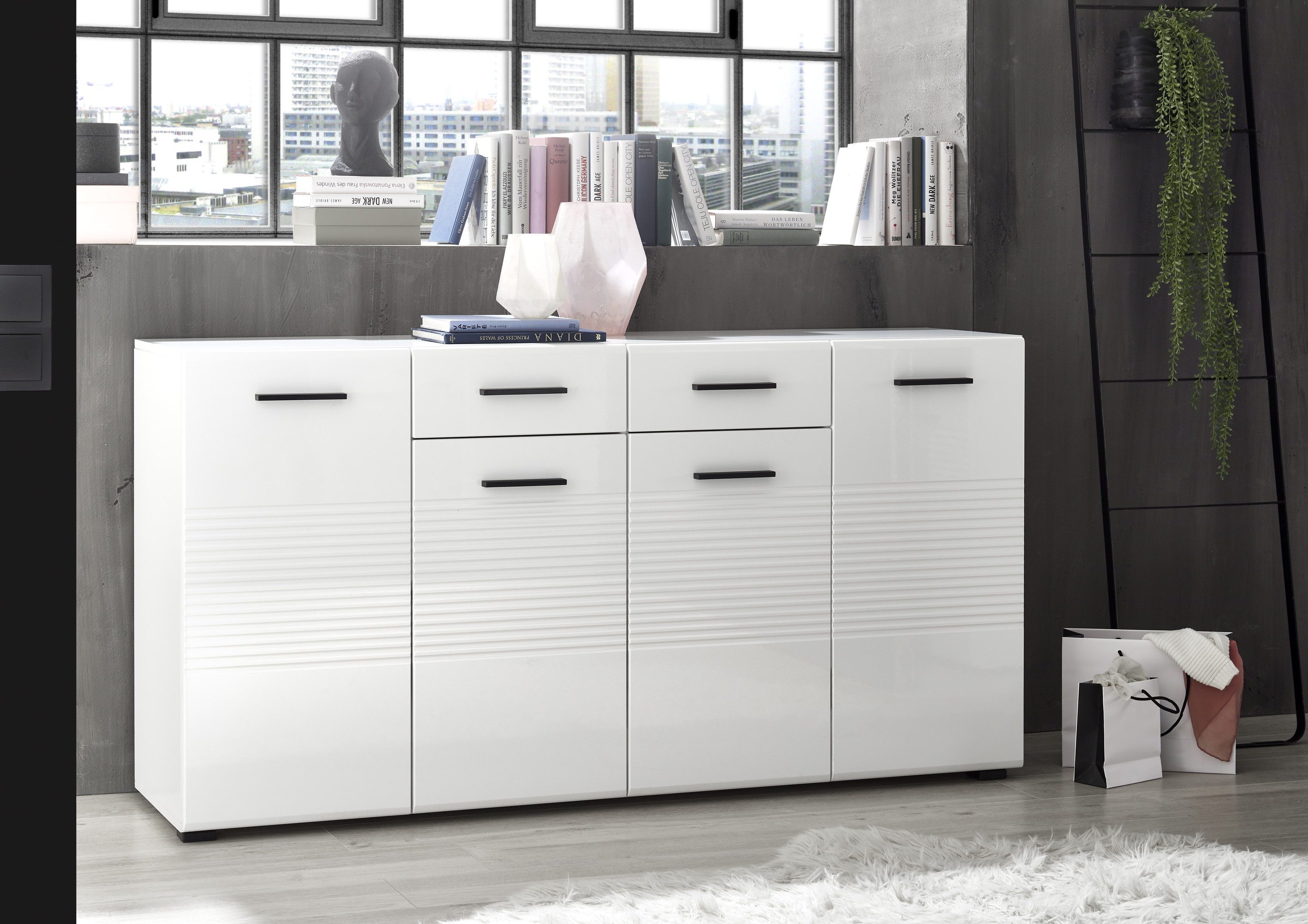 Kommode 160 x 83 x 40 cm (B/H/T)