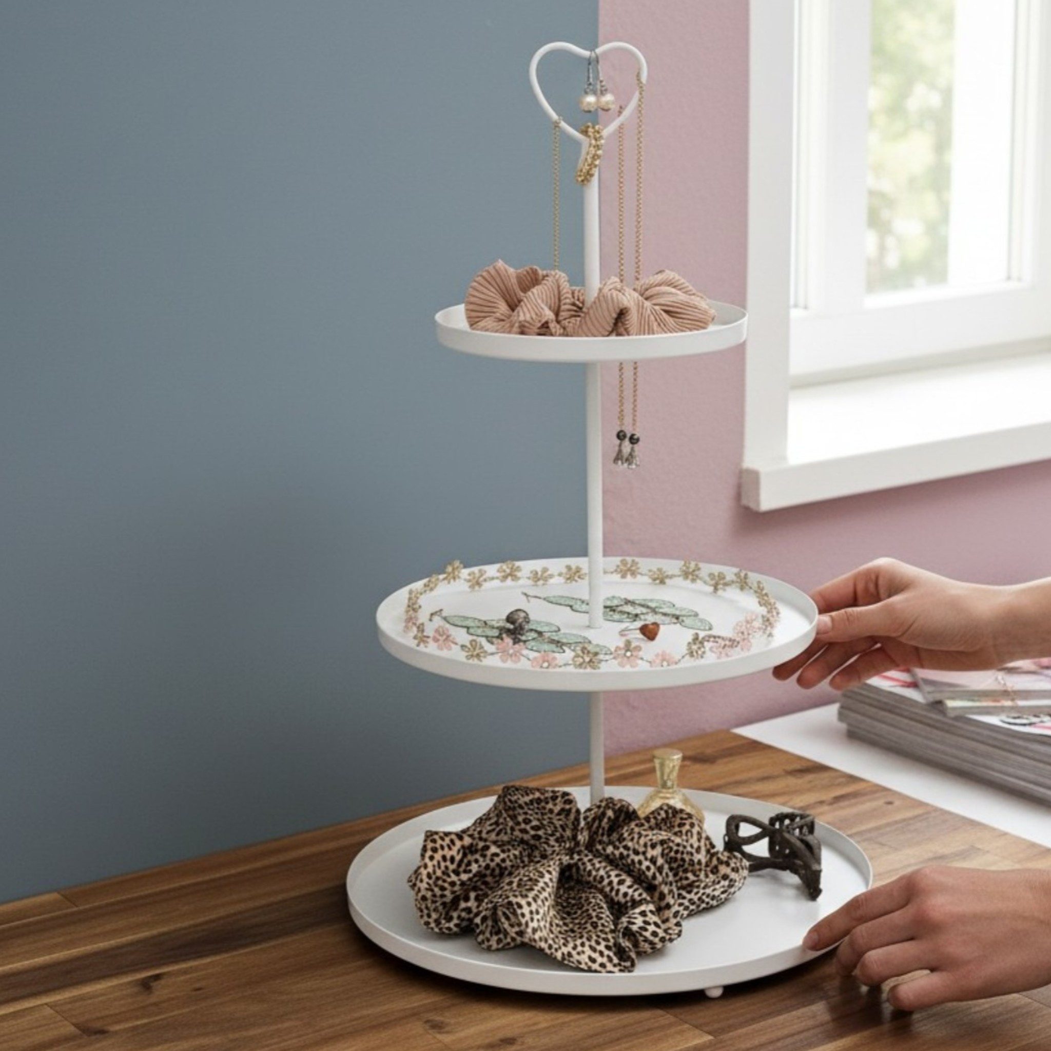 Meinposten Dekoetagere Etagere Paris 48x30 rund Metall 3-Stöckig Vintage Muffin Herz