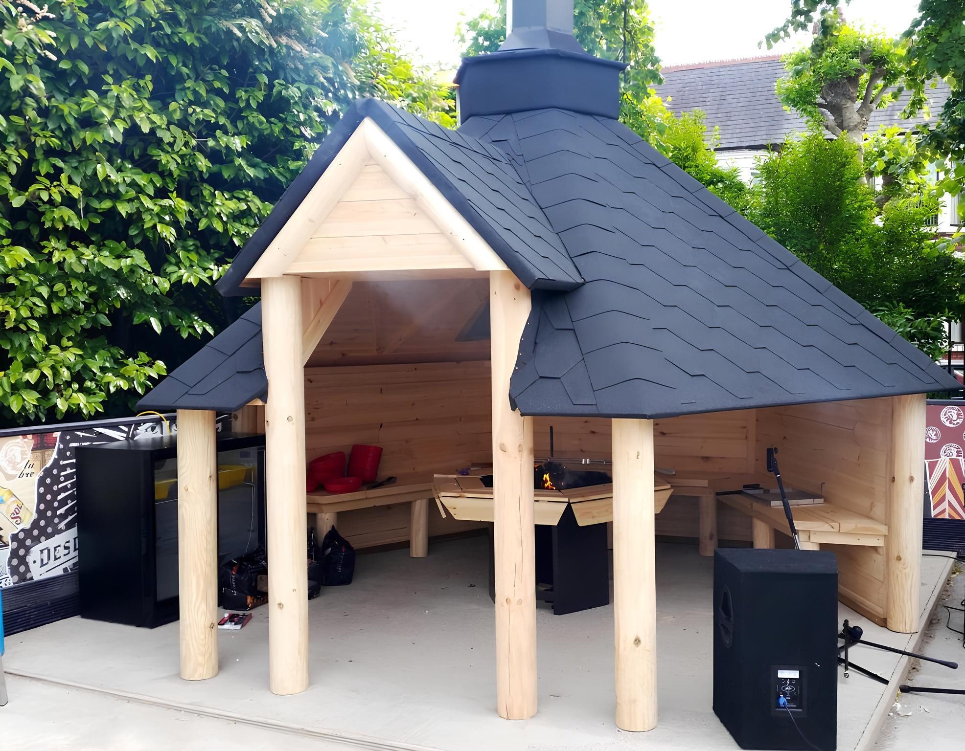 JVmoebel Grillkota Grillkota für Outdoor mit offener Grillfläche und Holzverkleidung, BxT: 3.1x3.1 cm, (1x Grillkota), Made in Europa