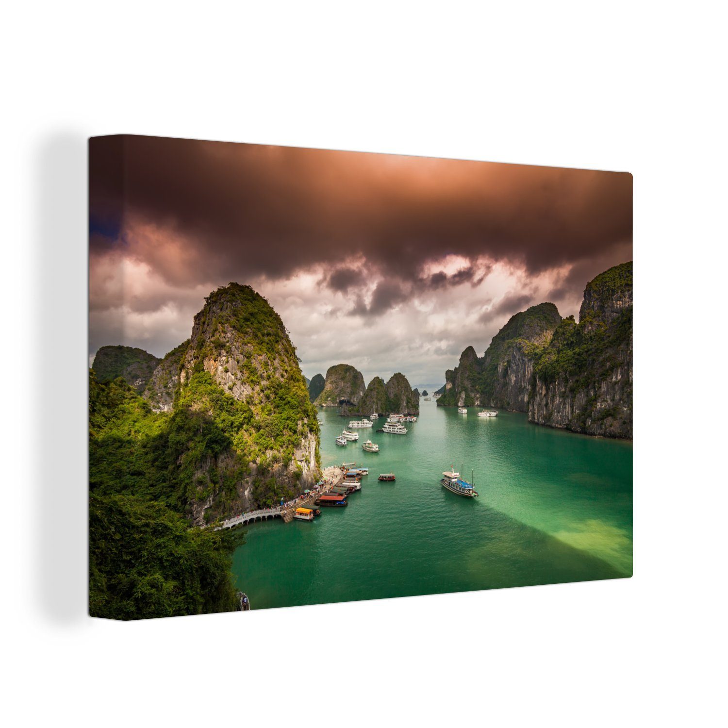 OneMillionCanvasses® Leinwandbild Kreuzfahrtschiff in einer Bucht von Vietnam, (1 St), Wandbild Leinwandbilder, Aufhängefertig, Wanddeko, 30x20 cm