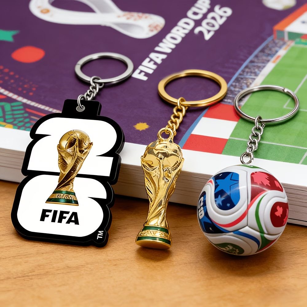 Stelby Schlüsselanhänger Schlüsselanhänger 3er Set Weltmeisterschaft Trophäe, Fußball & Logo (3-tlg., 3 Schlüsselanhänger), Fan-Set für Rucksack & Schlüssel – Geschenk für Fußballfans