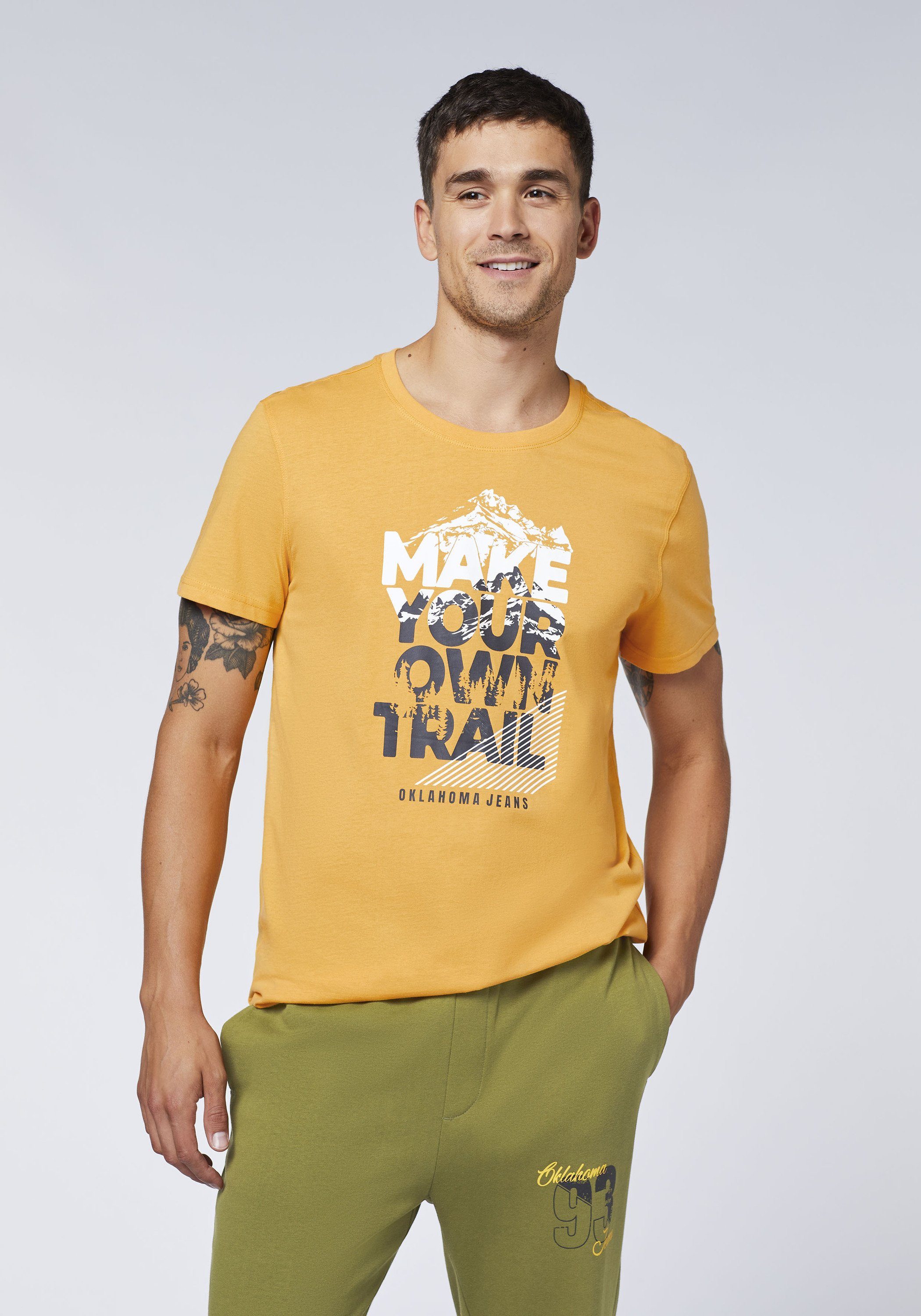 Oklahoma Jeans Print-Shirt mit im Schriftzug 14-0941 Beeswax Mountain-Look