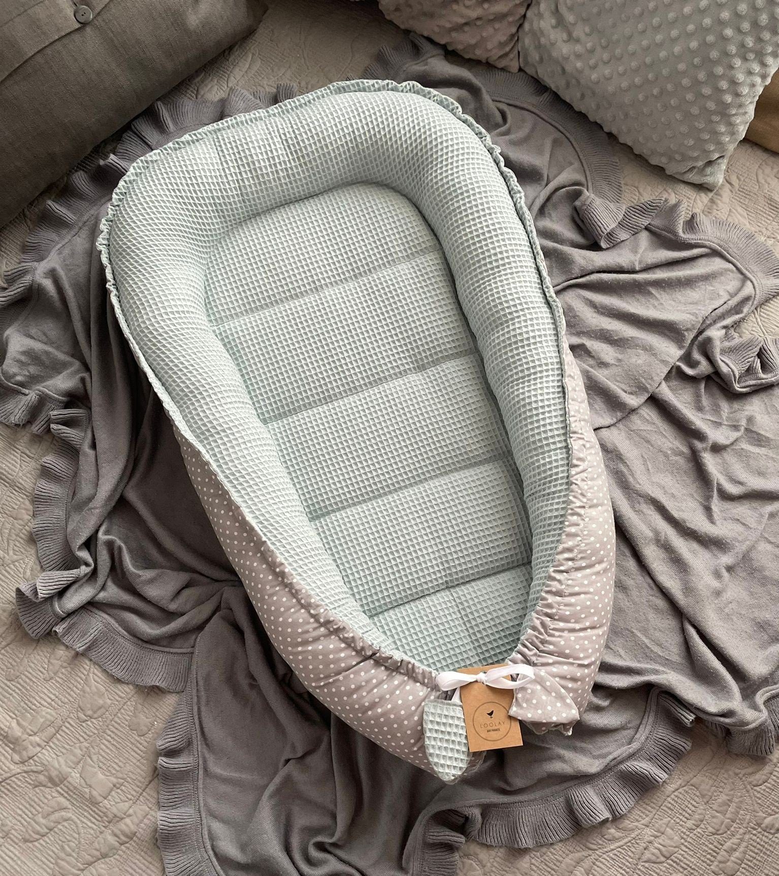 Loolay Bettnestchen Minze WAFFELPIQUE Baumwolle BABYNEST Neugeborene Babyausstattung, (PREMIUM Geschenk Reisebett Nestchen SOLO/ o. in Geschenk SETS, 1-tlg., 4 Jahreszeiten ATMUNGSAKTIVER MINZE WAFFELSTOFF Babynestchen), LOOLAY® - 100% Europäische Stoffe und Kleinserien-Handnähen!