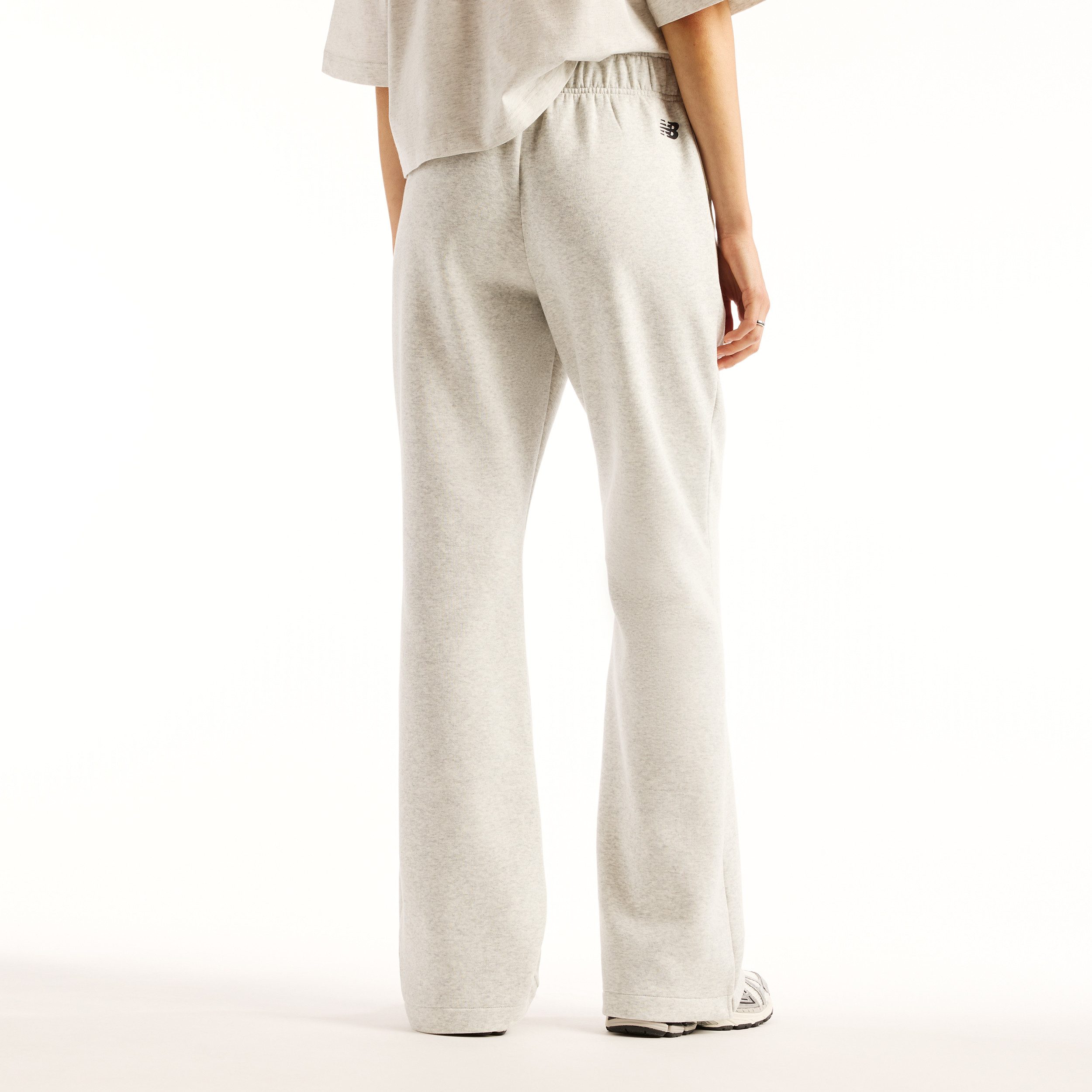 New Balance Sweathose REIMAGINED FLEECE PANT für Erwachsene, mit sportlichem Stil, lange Hosenform