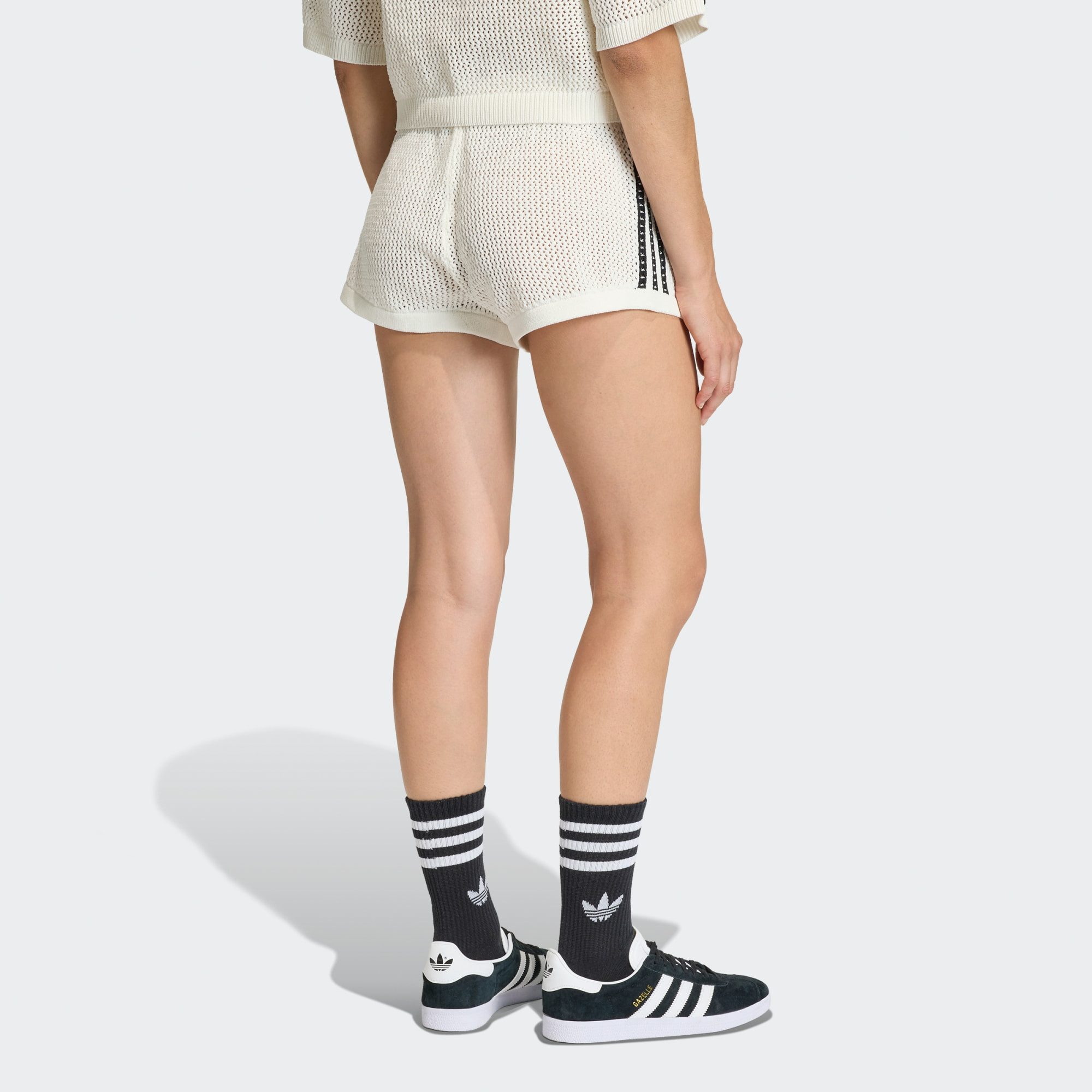 adidas Originals Shorts KNITTED CROCHET SHORTS (1-tlg)